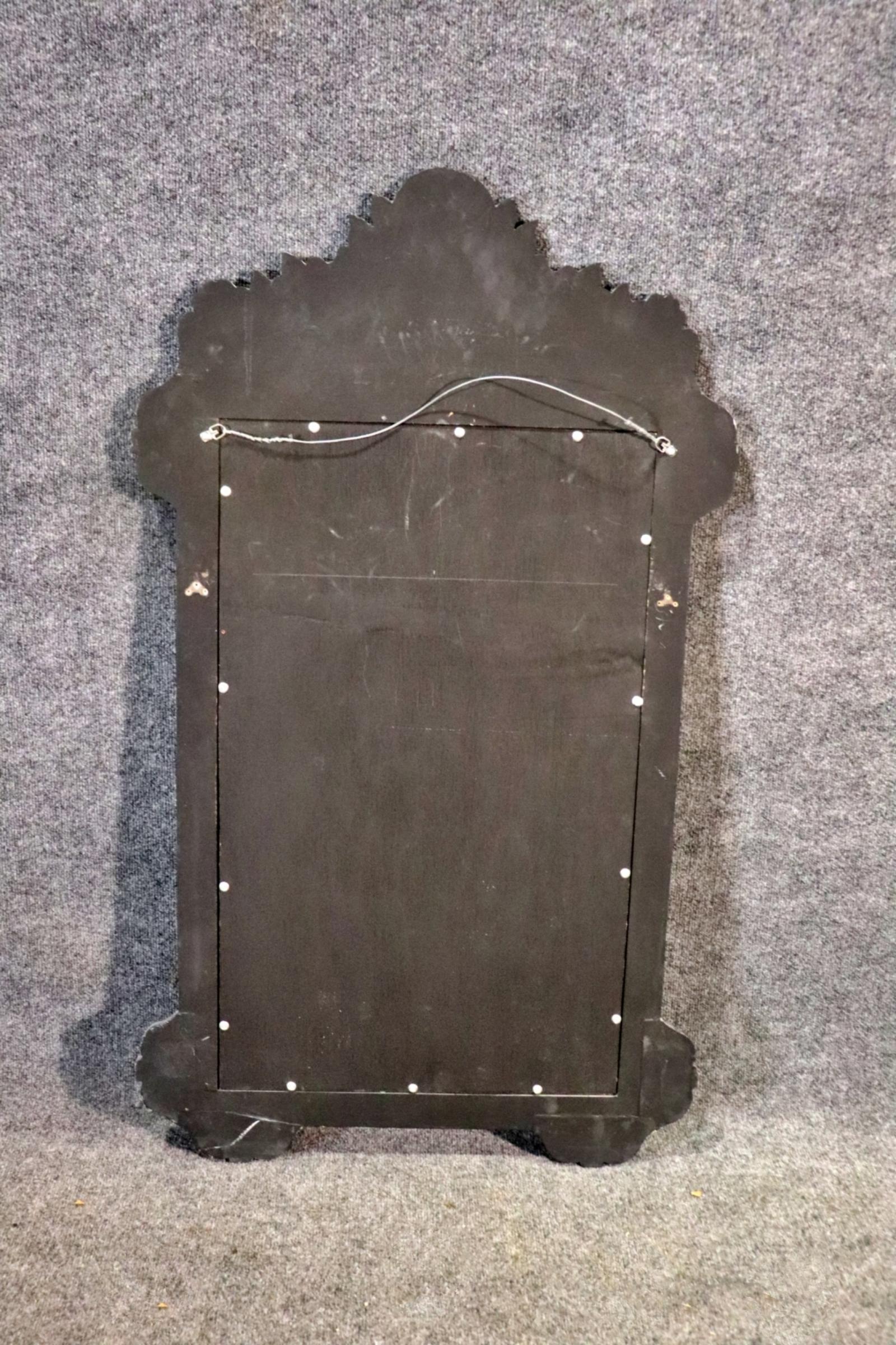 Miroir contemporain à incrustation de nacre de style mauresque marocain en vente 1