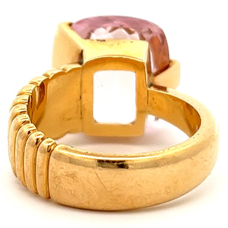 Women's or Men's Contemporary Morganite 18 Karat Yellow Gold Ring