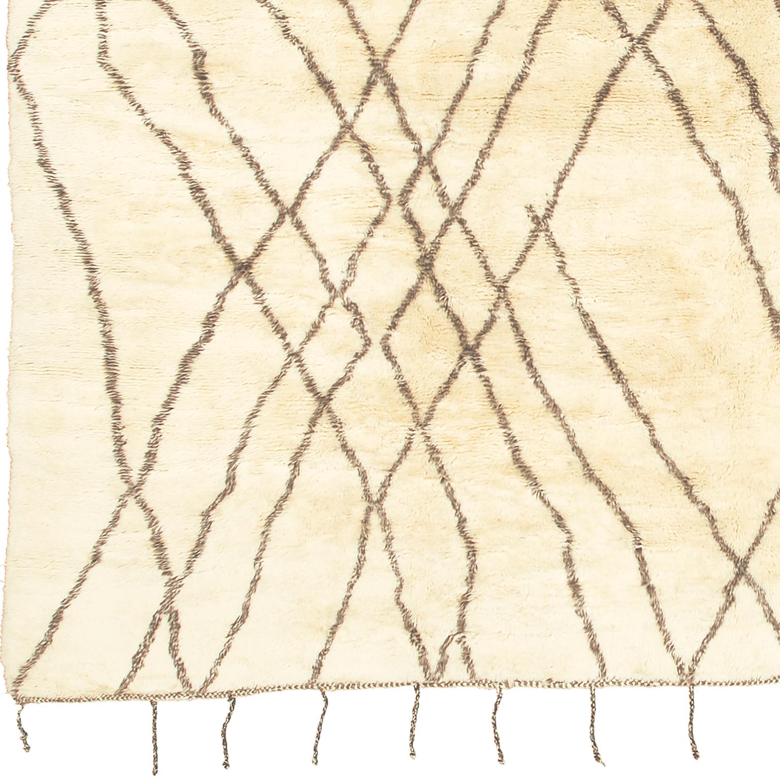 Hand-Woven Contemporary Moroccan Berber Rug For Sale