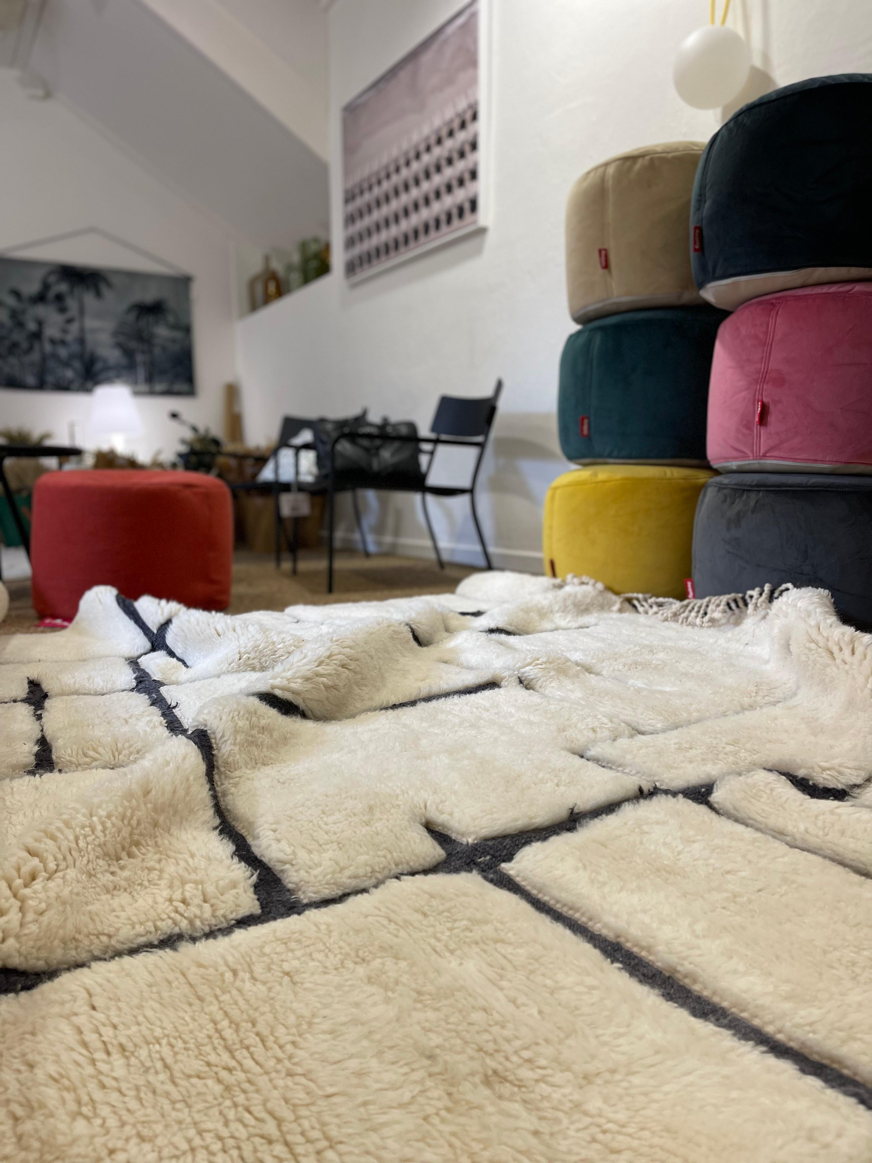 Contemporary Marokkanischer Berberteppich Natürliche Wolle im Angebot 7