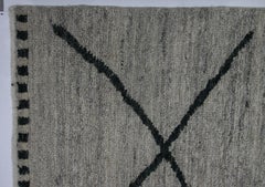 Design marocchino contemporaneo in tonalità naturale e carbone
