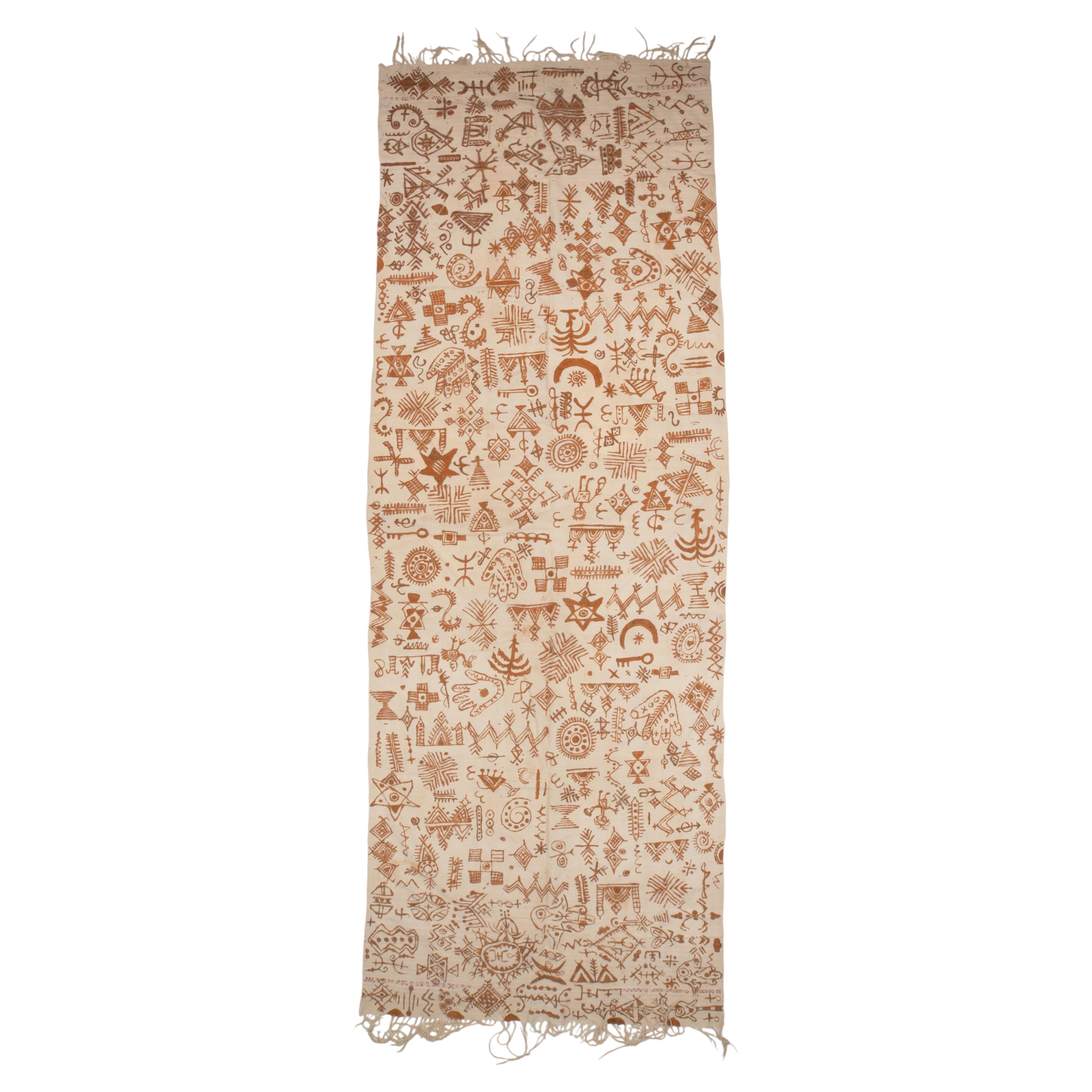 AM Contemporary marokkanischer, mit Henna handbemalter Stoff