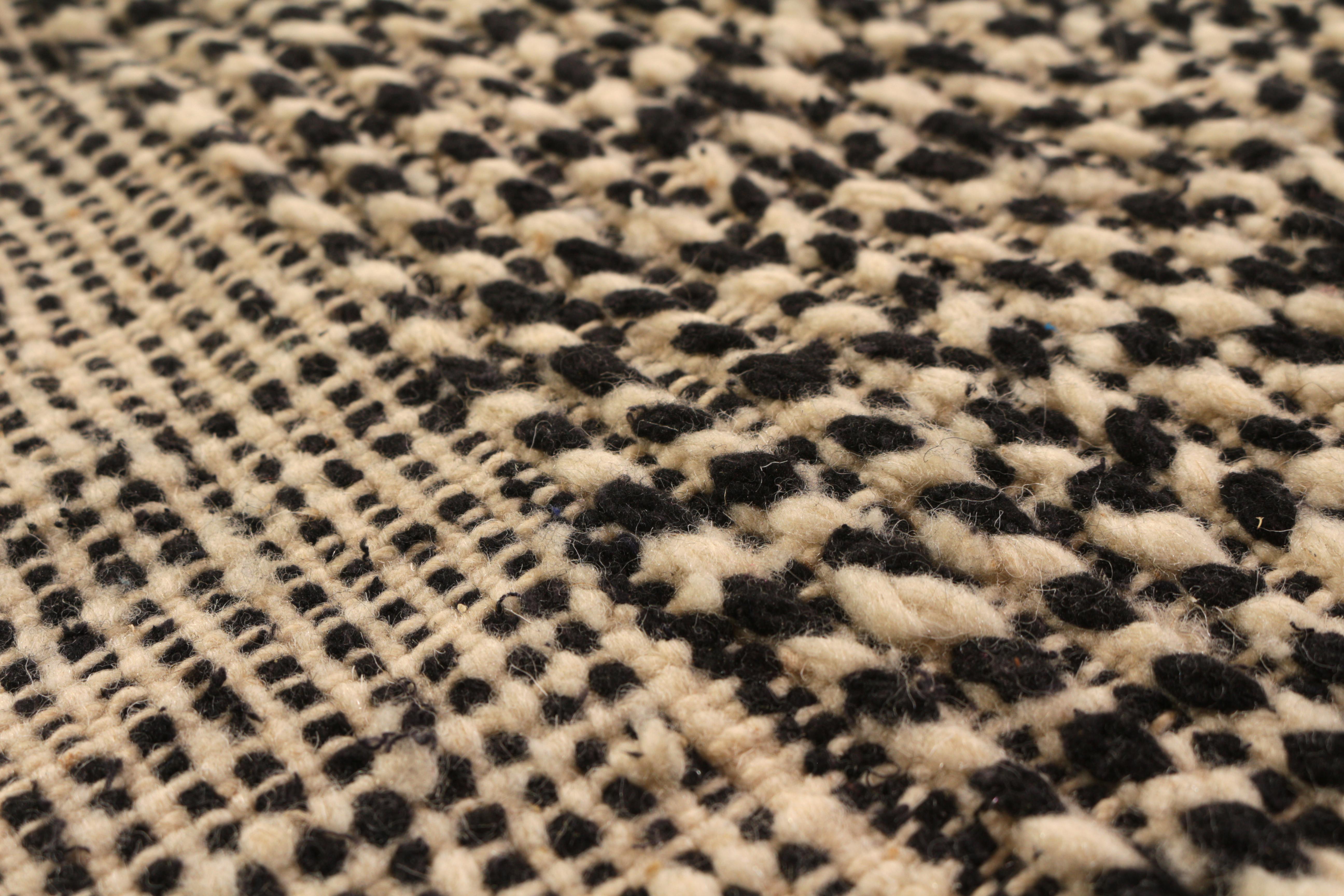 Contemporary Moroccan Kilim Geometric White and Black Berber Style Flat-Weave In New Condition In Long Island City, NY