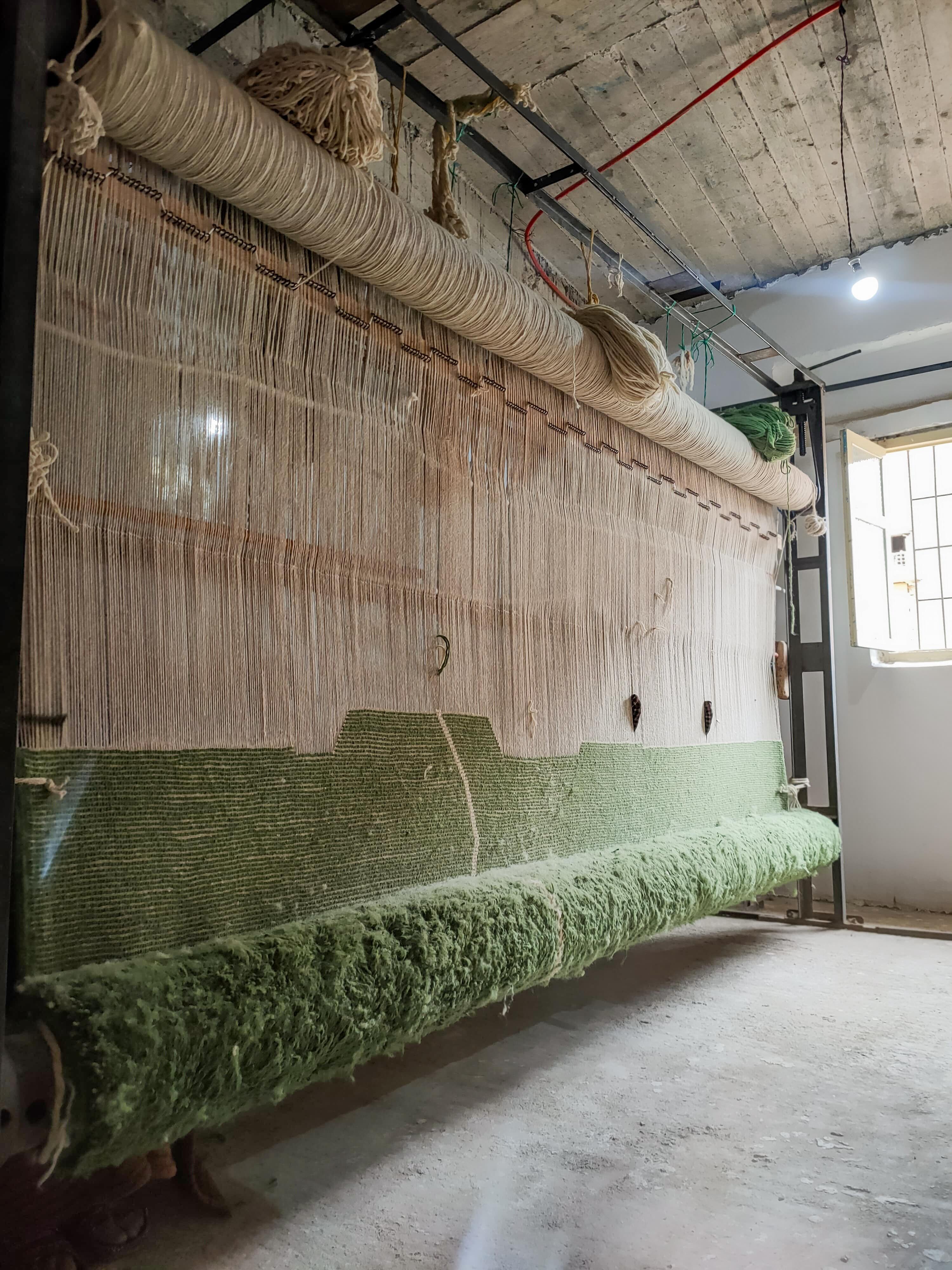 Marocain Tapis marocain Contemporary 8'x10' Green Wool Ivory Line Accents, Custom-Made en vente