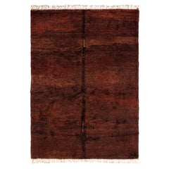 Tapis marocain contemporain en terre de Sienne profonde, poils de laine tissés à la main