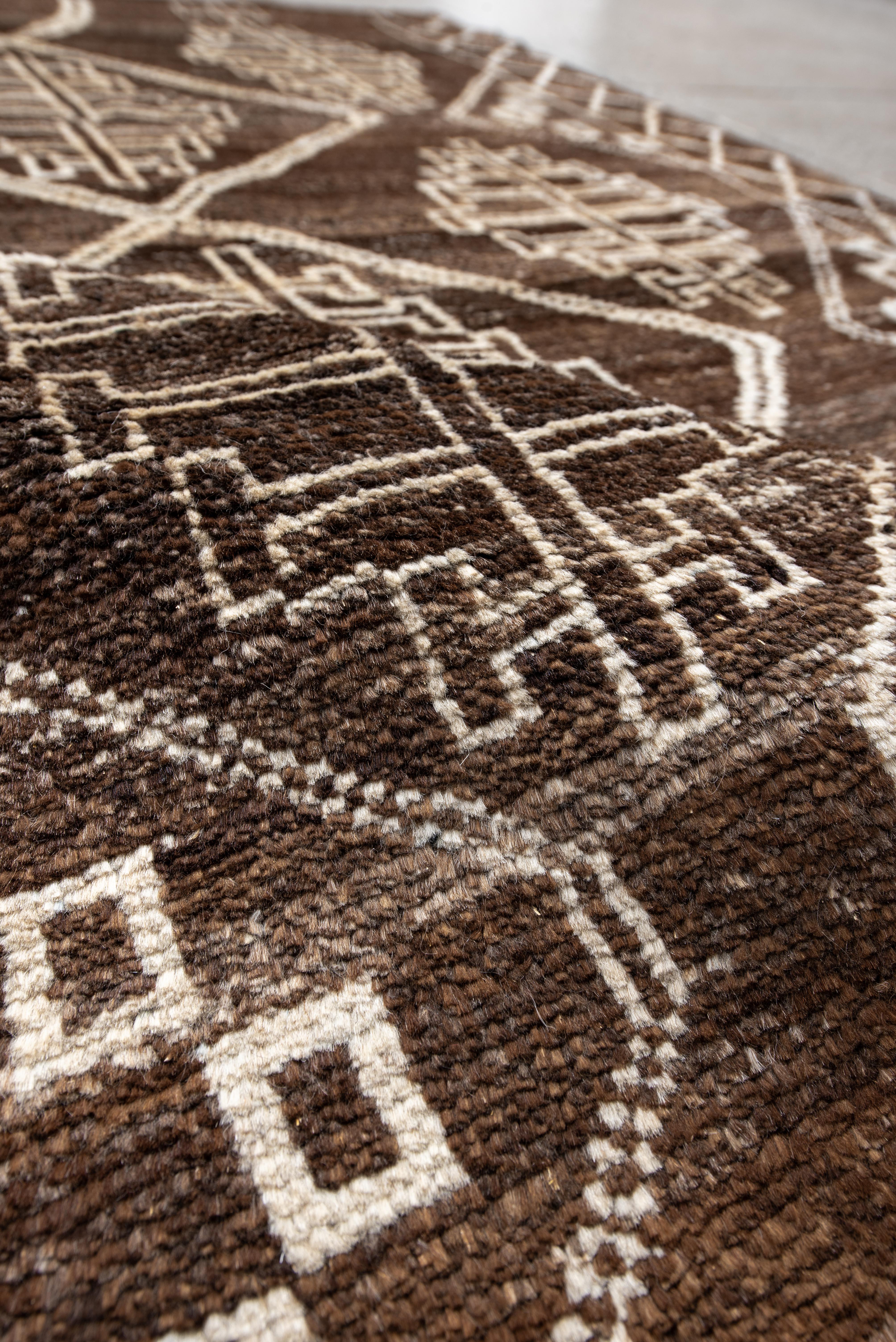 Alfombra marroquí contemporánea - Rejilla tribal de rombos con motivos de hojas bereberes en Bueno estado para la venta en New York, NY
