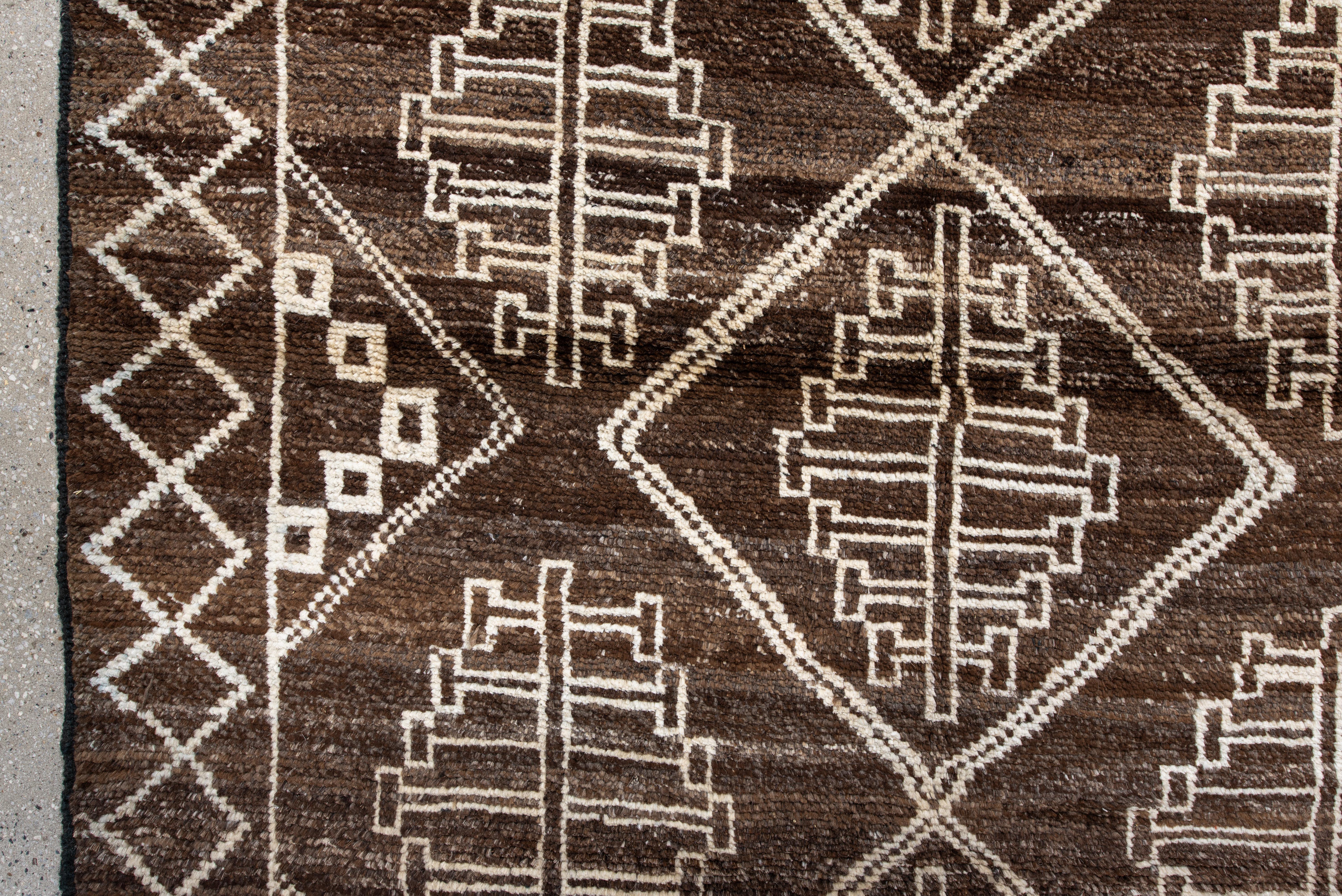 Alfombra marroquí contemporánea - Rejilla tribal de rombos con motivos de hojas bereberes Lana en venta