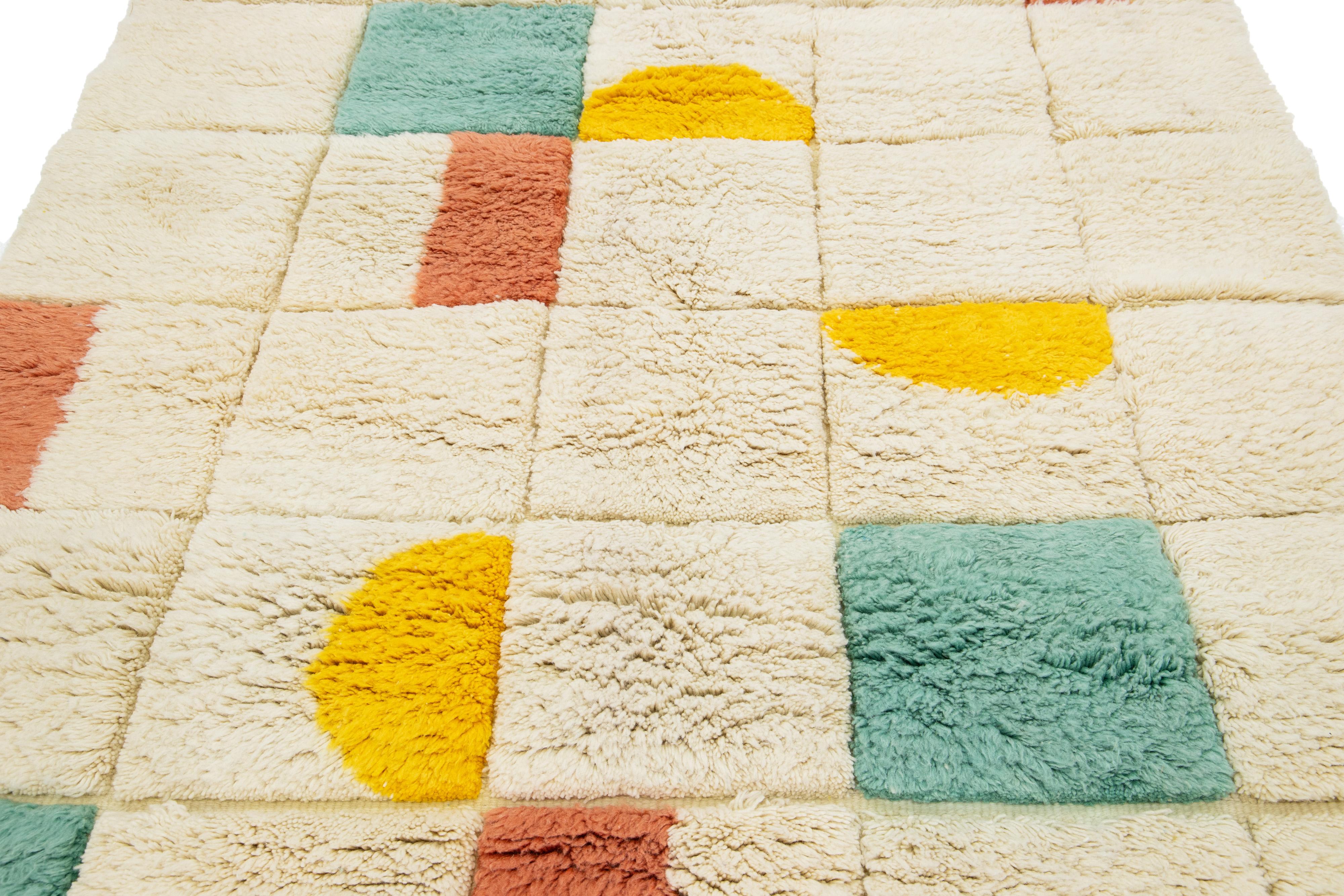 Contemporary Moroccan Shag Wool Rug Handmade In Beige With Geometric Pattern For Sale 1