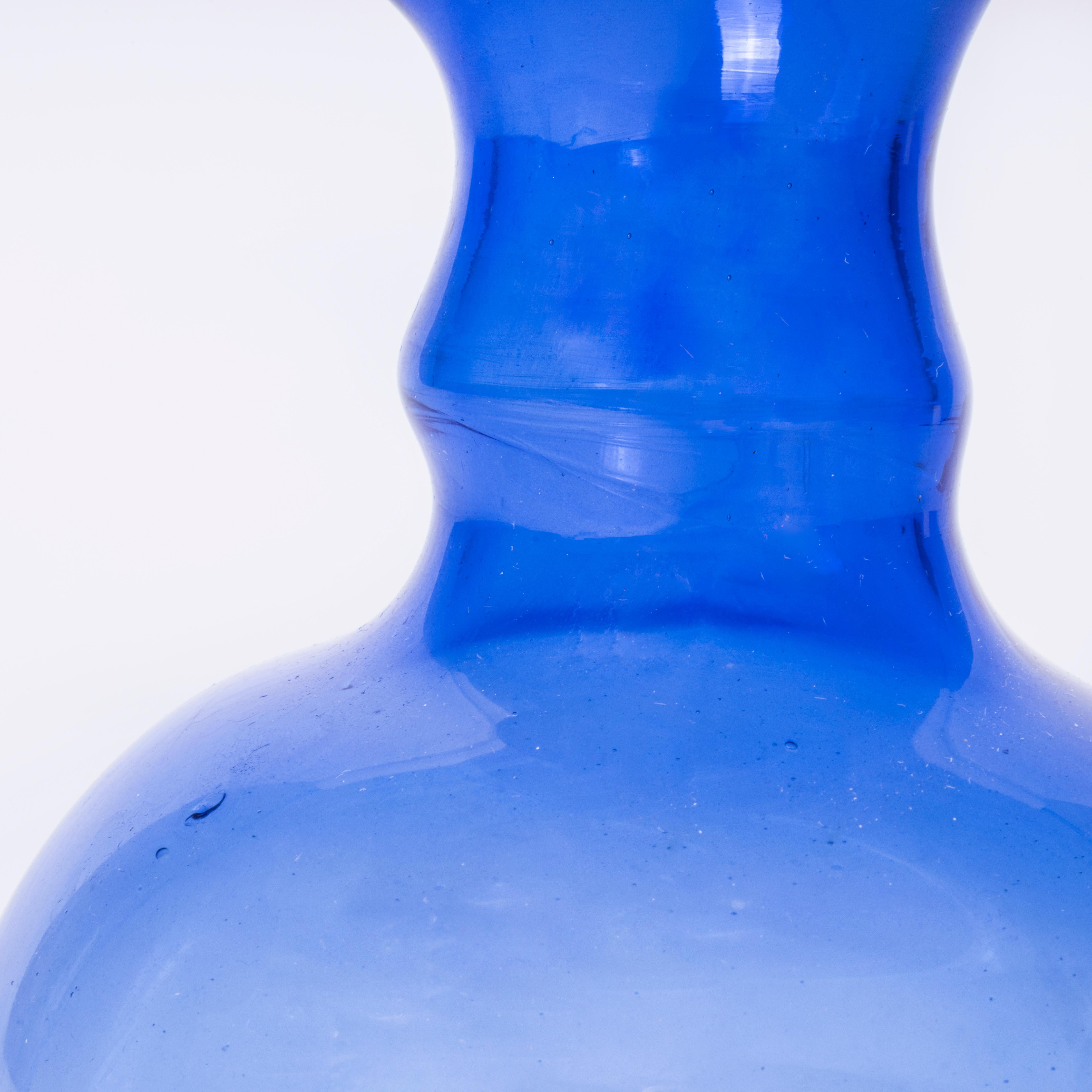 Marocchino Contemporary Moroccan Small Mouthblown Jug - Blue in vendita