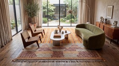 Alfombra de lana de estilo marroquí contemporáneo con motivos geométricos en tonos azafrán, ocre y burdeos