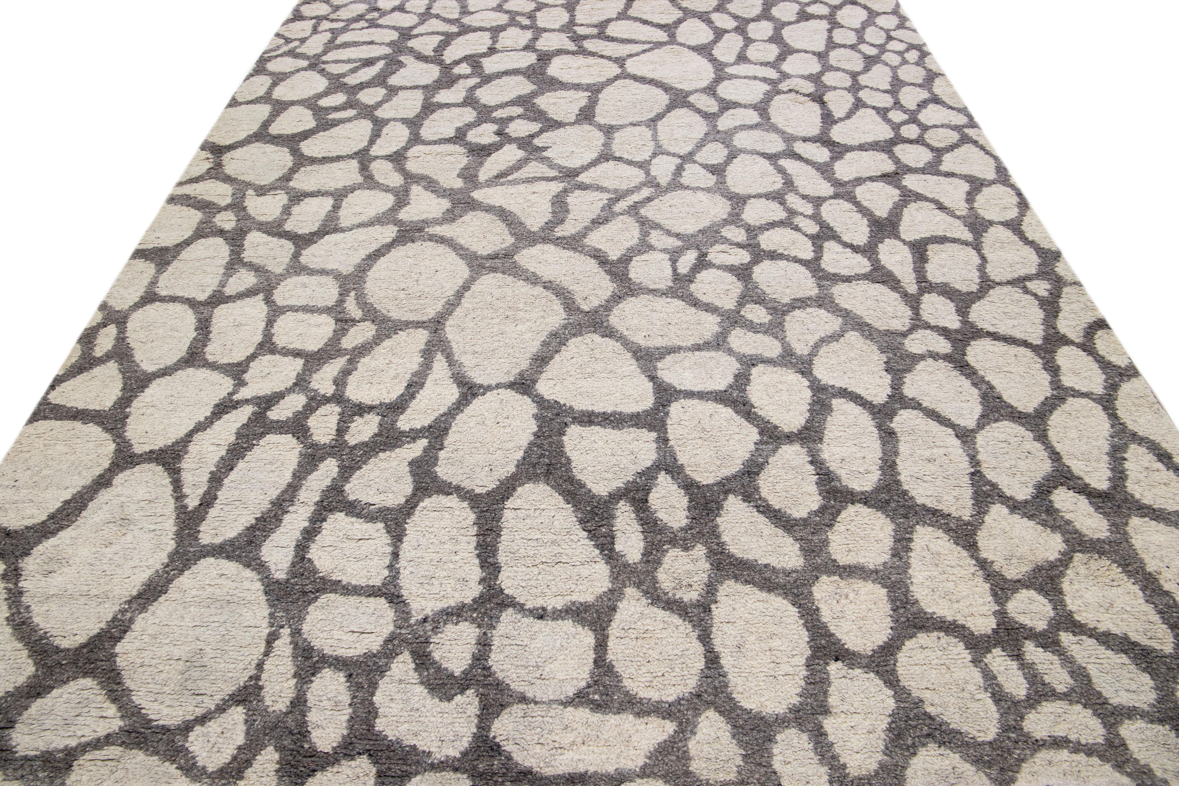 Modern Contemporary Moroccan Style Gray Handmade Designed Wool & Viscose Rug For Sale