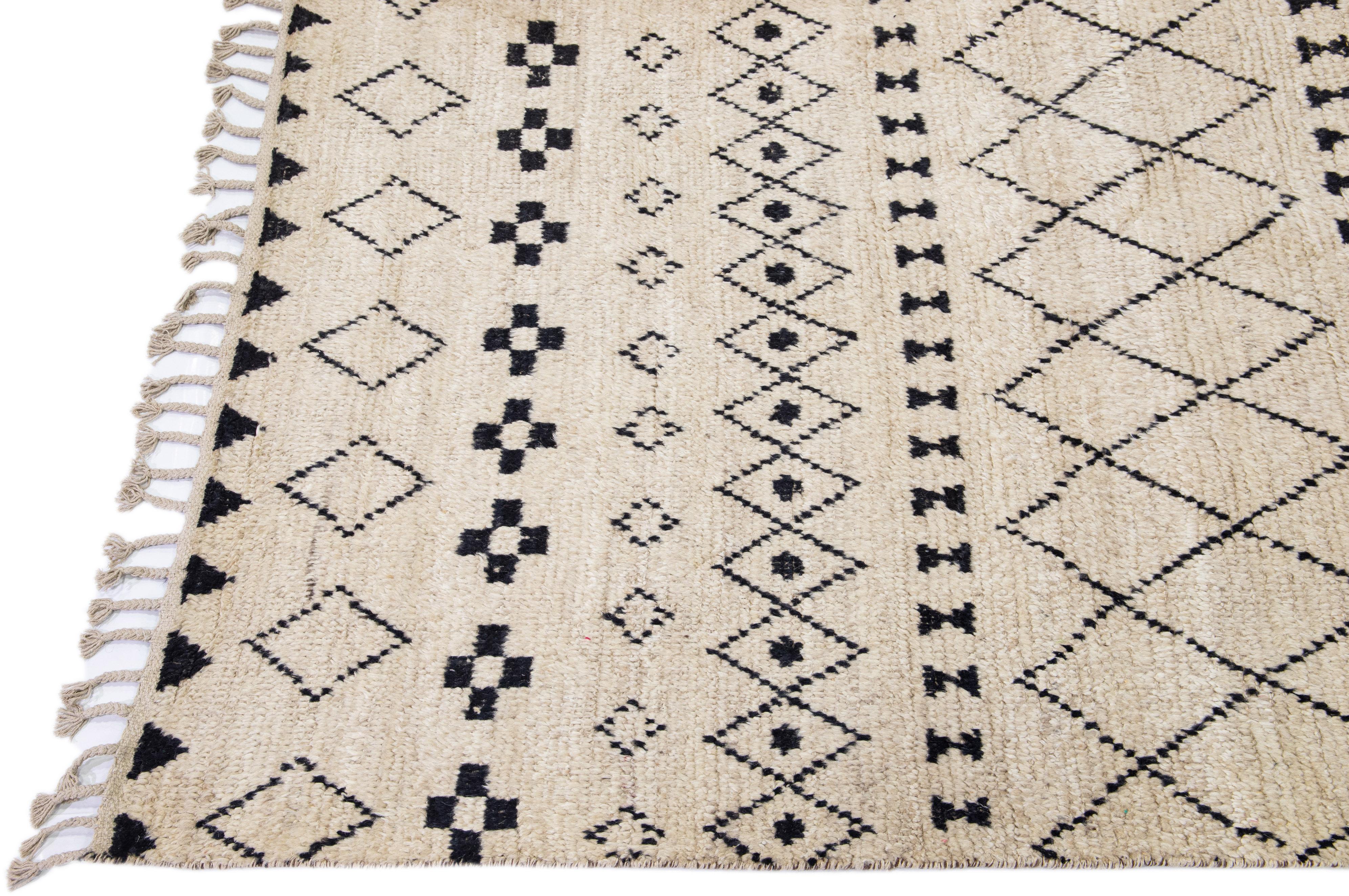 Indian Contemporary Moroccan Style Handmade Tribal Beige Wool Rug For Sale