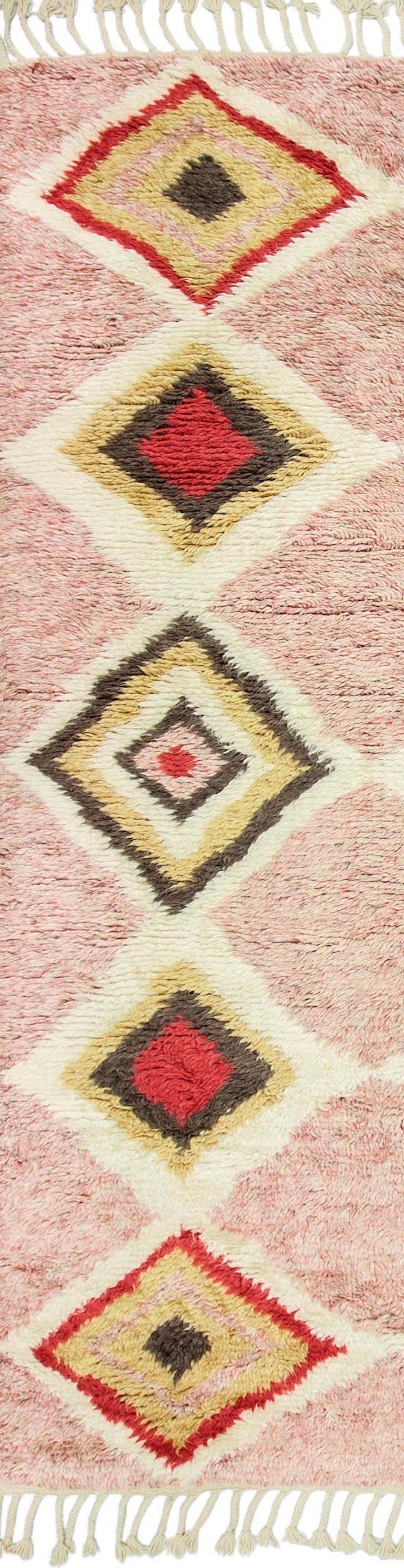 Modern Contemporary Moroccan Style Pink and Ivory Wool Rug with Geometric Pattern For Sale