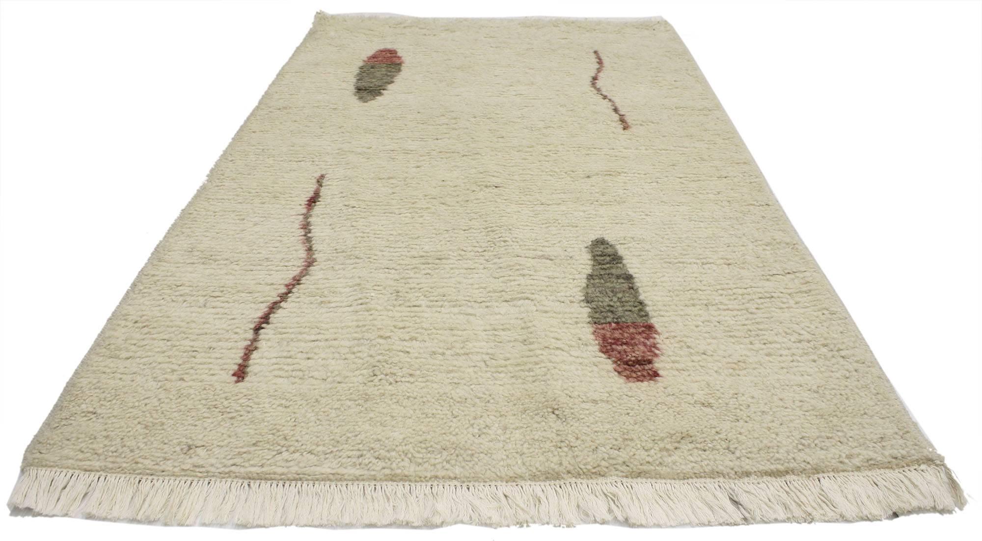 30344, Bauhaus Moroccan Style Rug with Alexander Calder Style and Abstract Art Design. Modern in its simplicity, this hand-knotted wool minimalist Moroccan style rug features an Alexander Calder type design in variegated shades of brick red, rust,