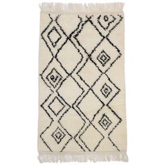 Neuer Contemporary Marokko-Teppich mit minimalistischen Stammesvibes