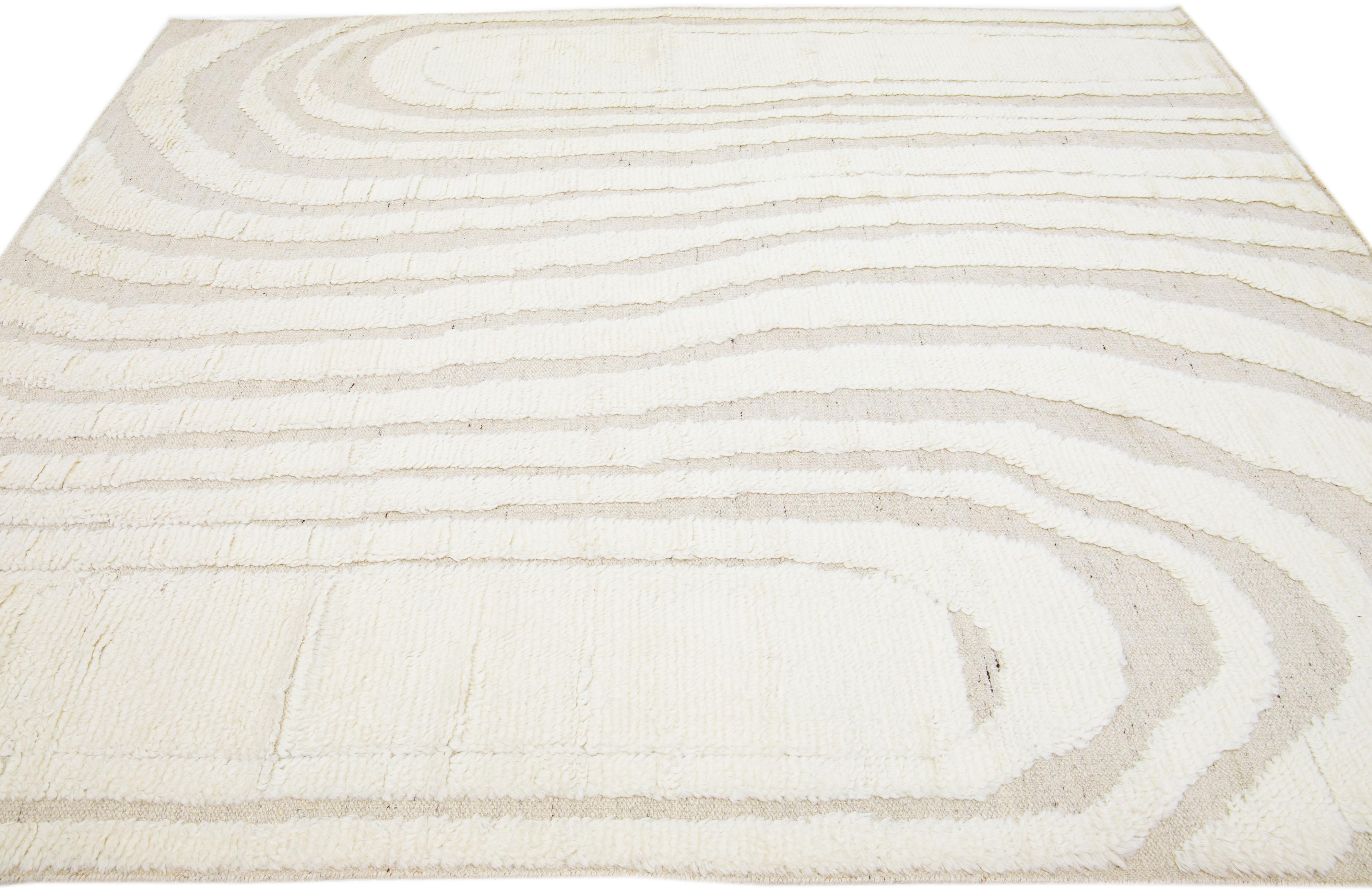 Pakistani Contemporary Moroccan Style Wool Rug In Ivory With Abstract Design For Sale