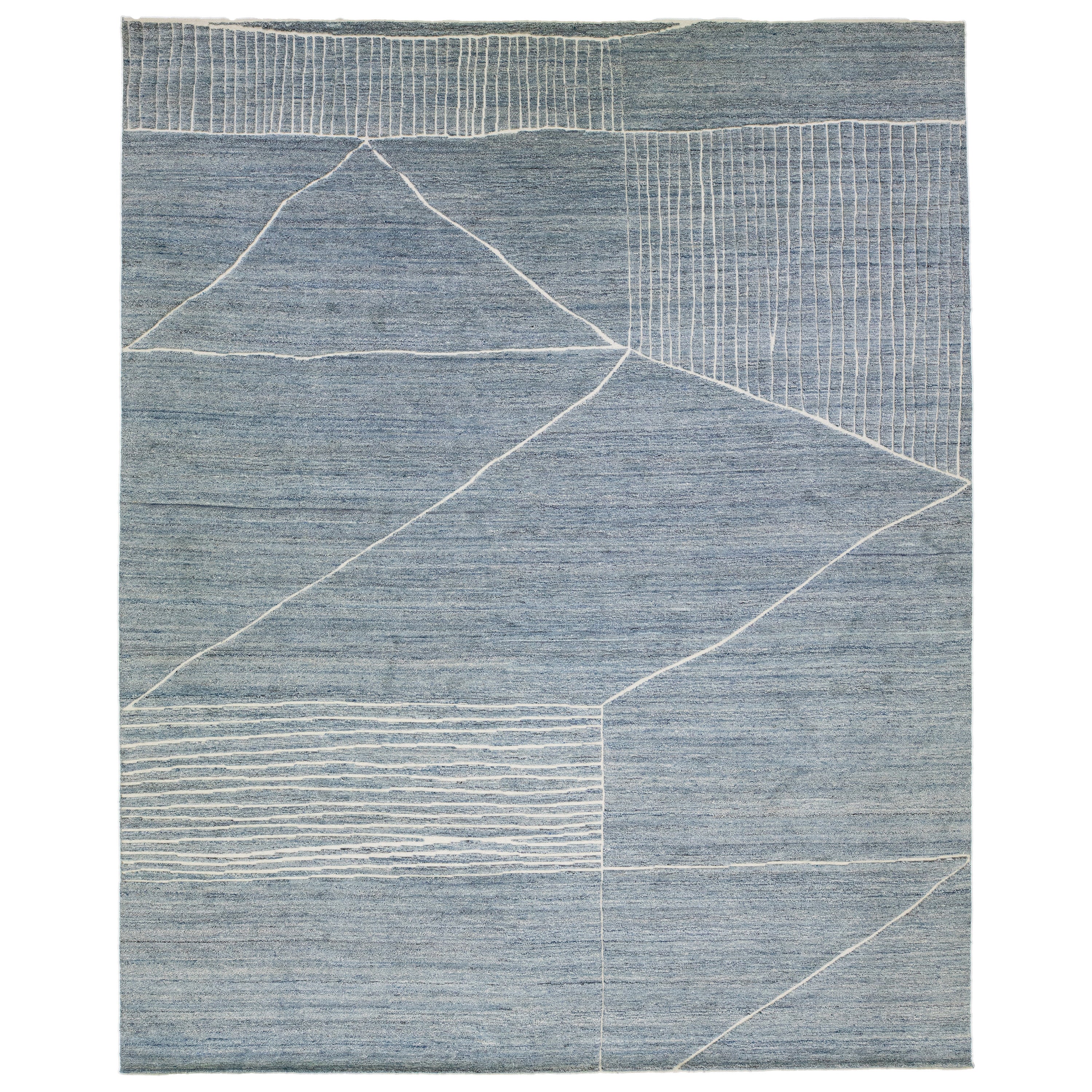 Tappeto contemporaneo in lana stile marocchino oversize in blu di Apadana