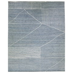 Tappeto contemporaneo in lana stile marocchino oversize in blu di Apadana