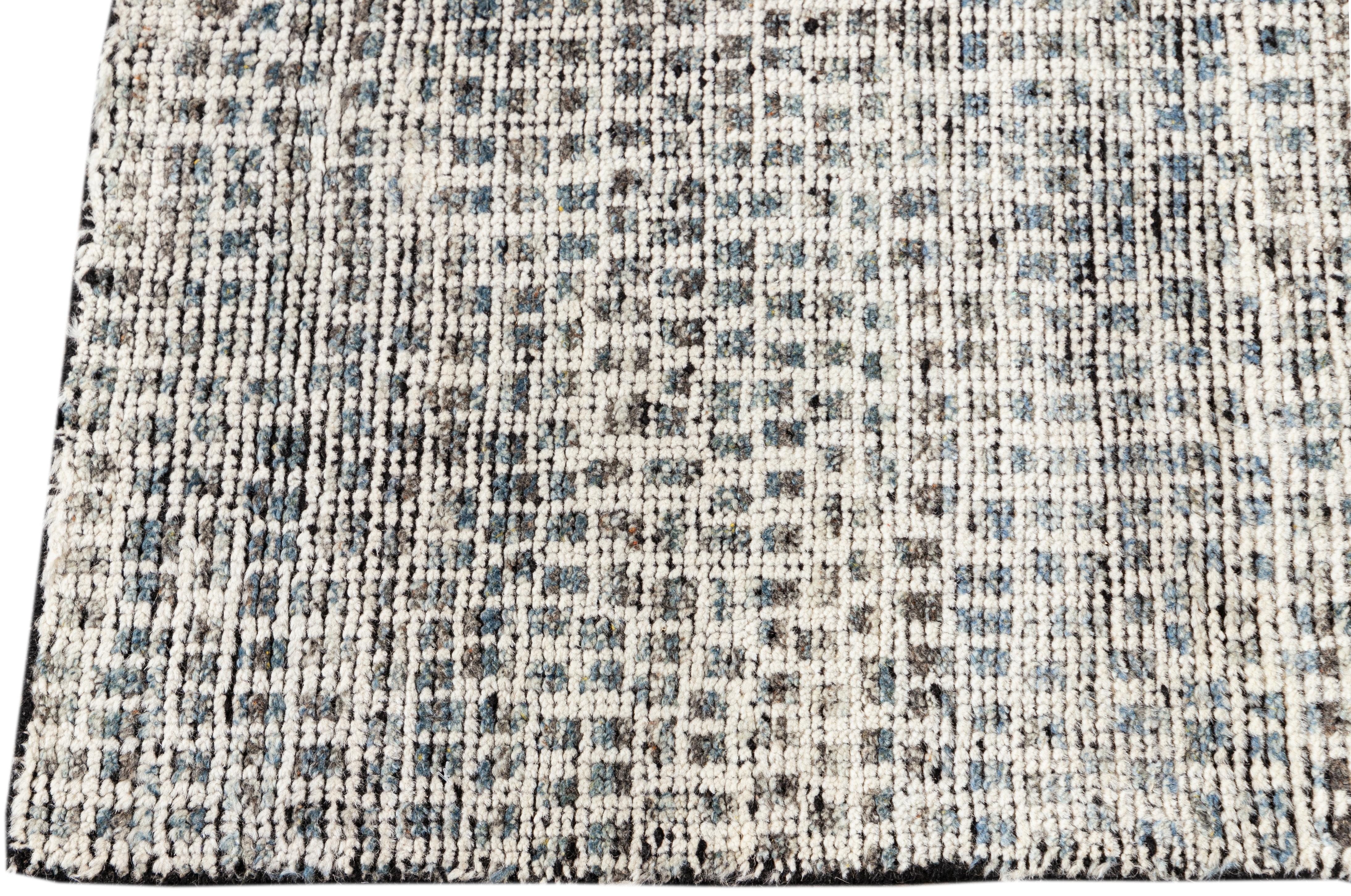 Organic Modern Contemporary Moroccan Style Wool Rug with Allover Design in Gray and Blue For Sale