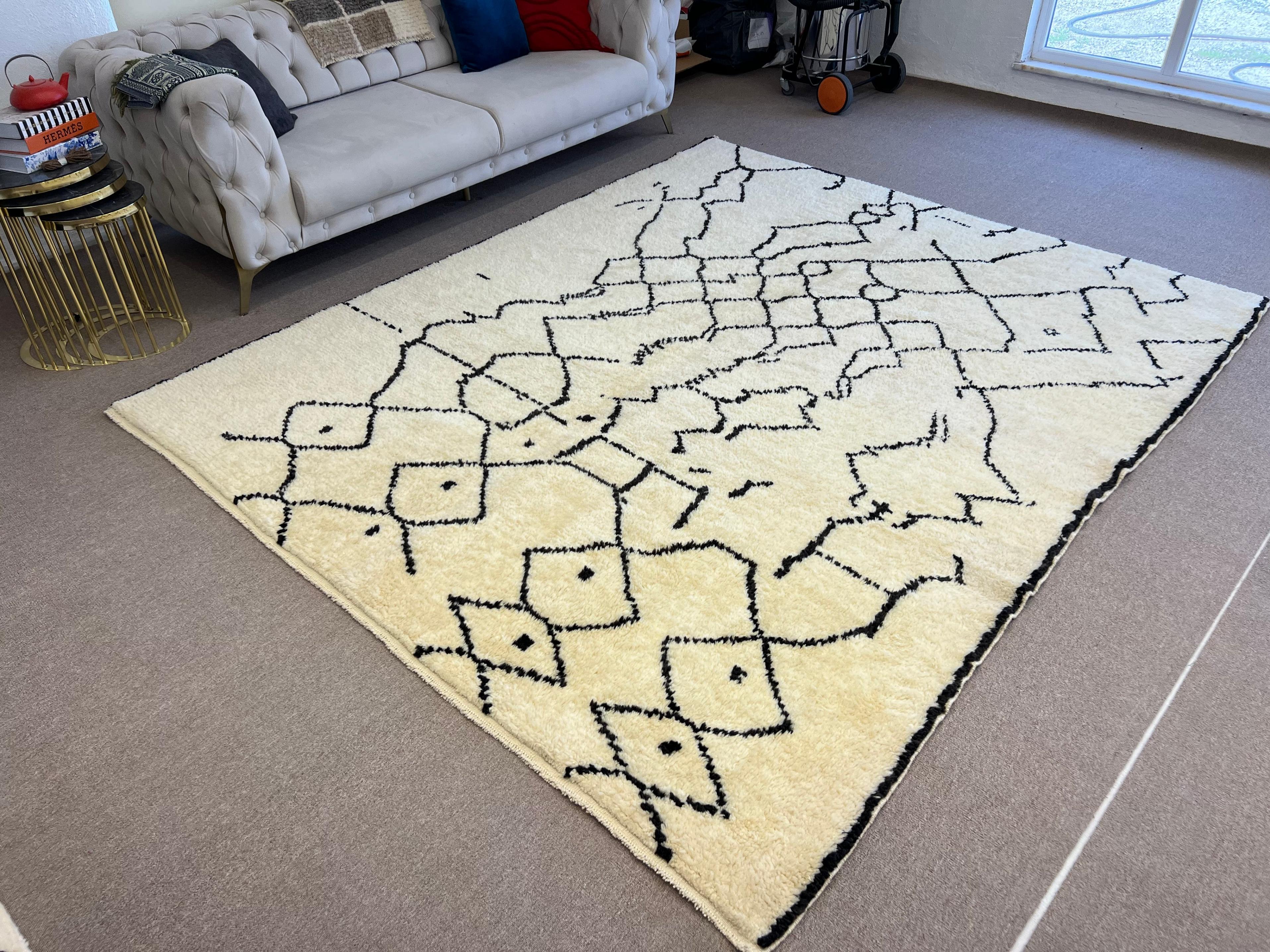 Contemporary Moroccan Tulu Rug Made of Natural Wool, Custom Options Available For Sale 6