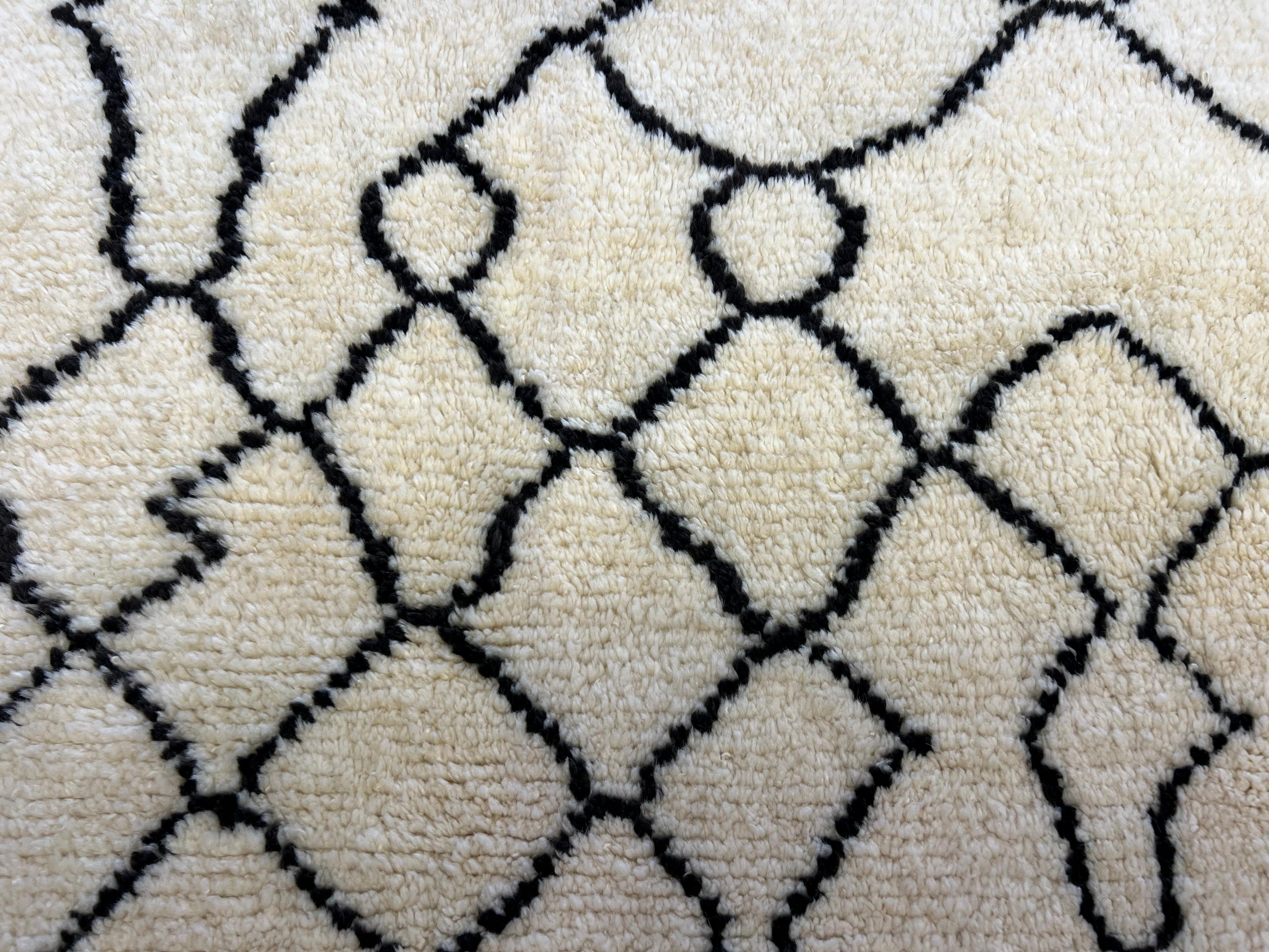 Contemporary Moroccan Tulu Rug Made of Natural Wool, Custom Options Available In New Condition For Sale In Spring Valley, NY