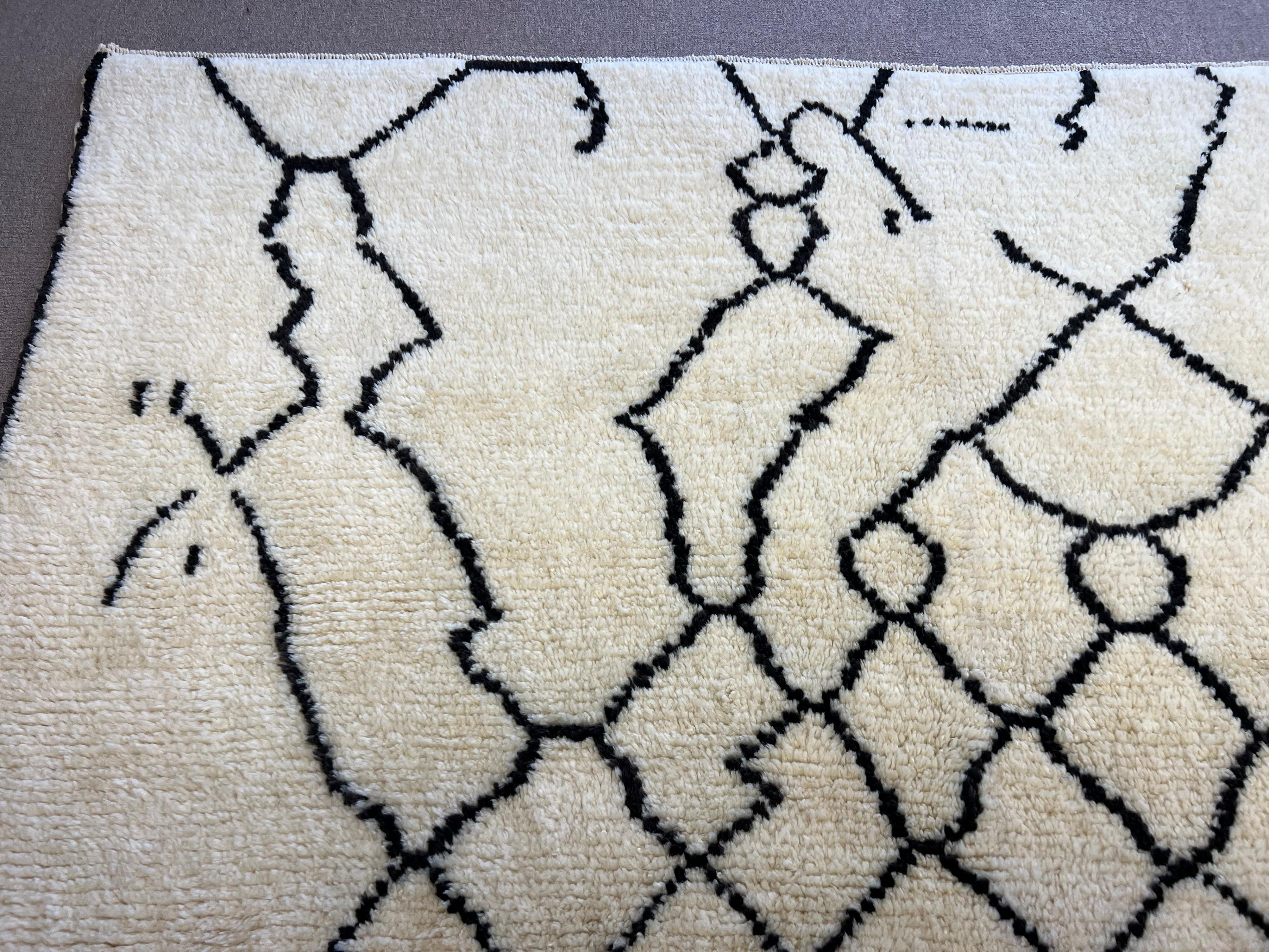 Contemporary Moroccan Tulu Rug Made of Natural Wool, Custom Options Available For Sale 2