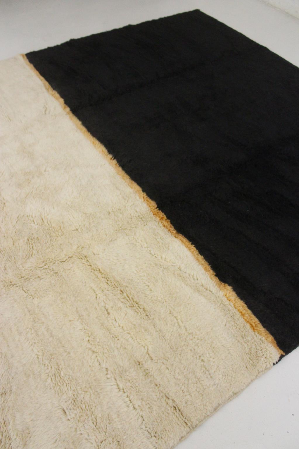 Contemporary Moroccan wool Mrirt rug - Beige/black - 8.2x10.6feet / 252x325cm For Sale 5