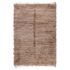 Tapis marocain contemporain en laine - noué à la main dans des tons neutres et terreux
