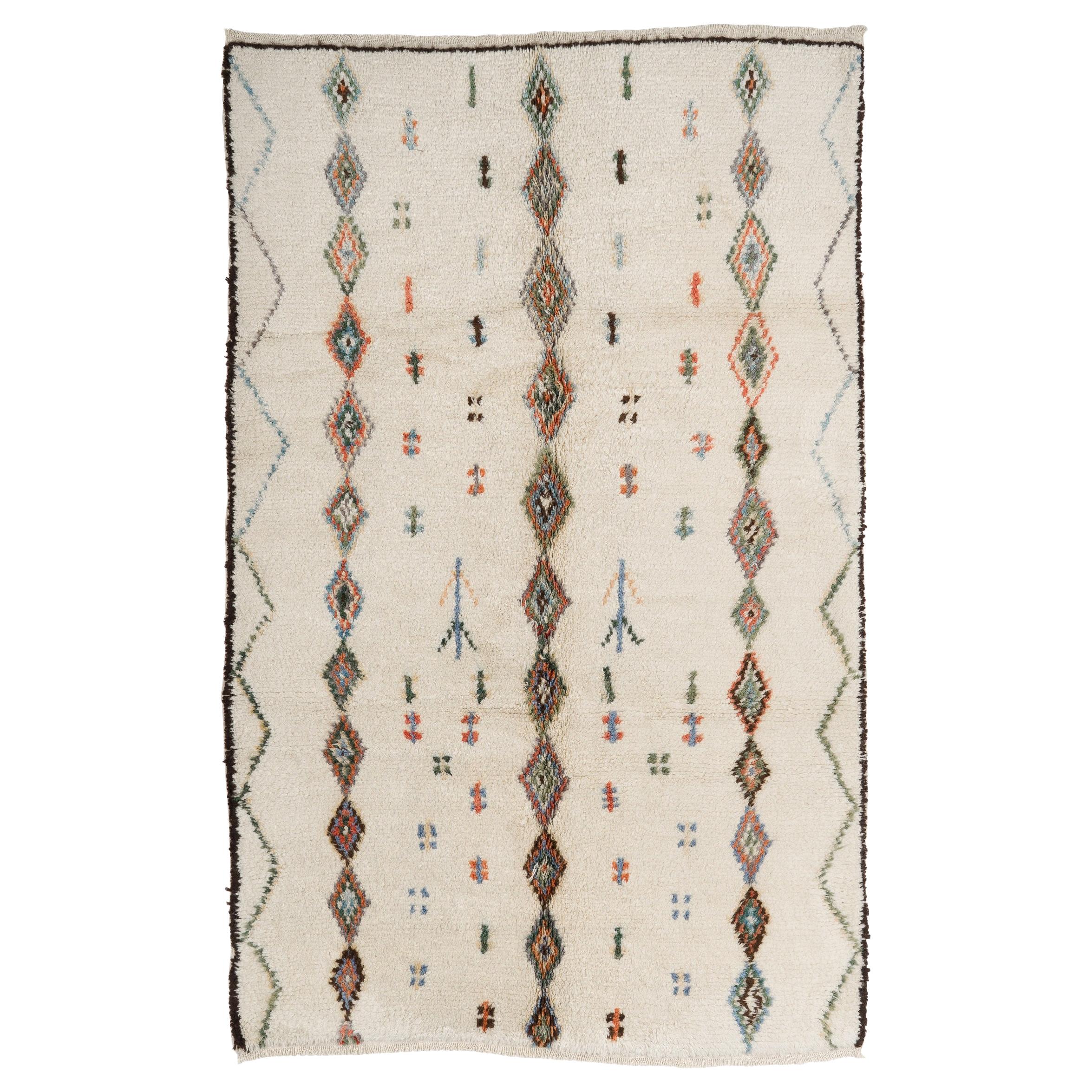 Moderner farbenfroher marokkanischer Tulu-Teppich mit Diamantmuster. Kundenspezifische Optionen verfügbar im Angebot