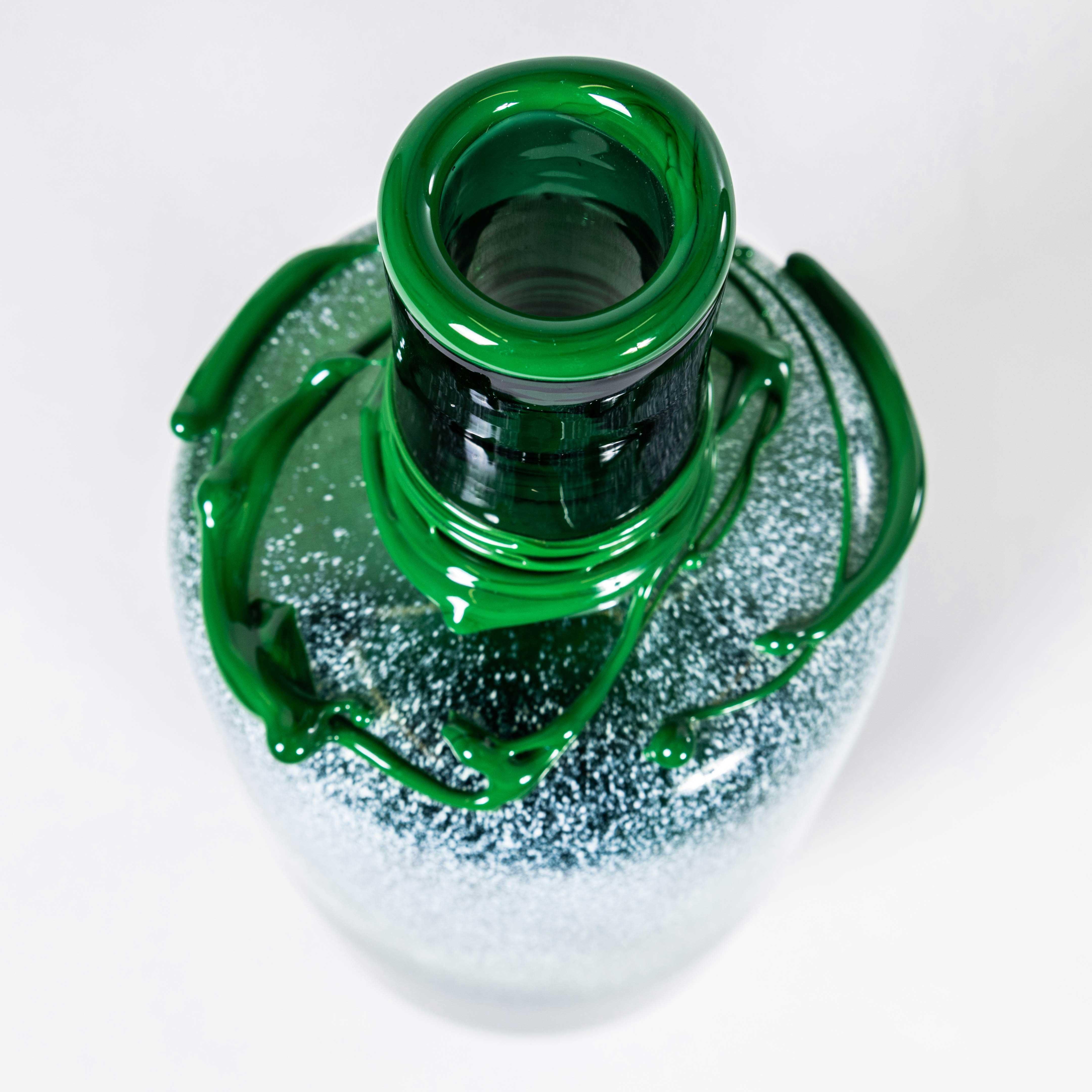 Vetro Vaso alto contemporaneo soffiato a bocca - Jahday Ford in vendita