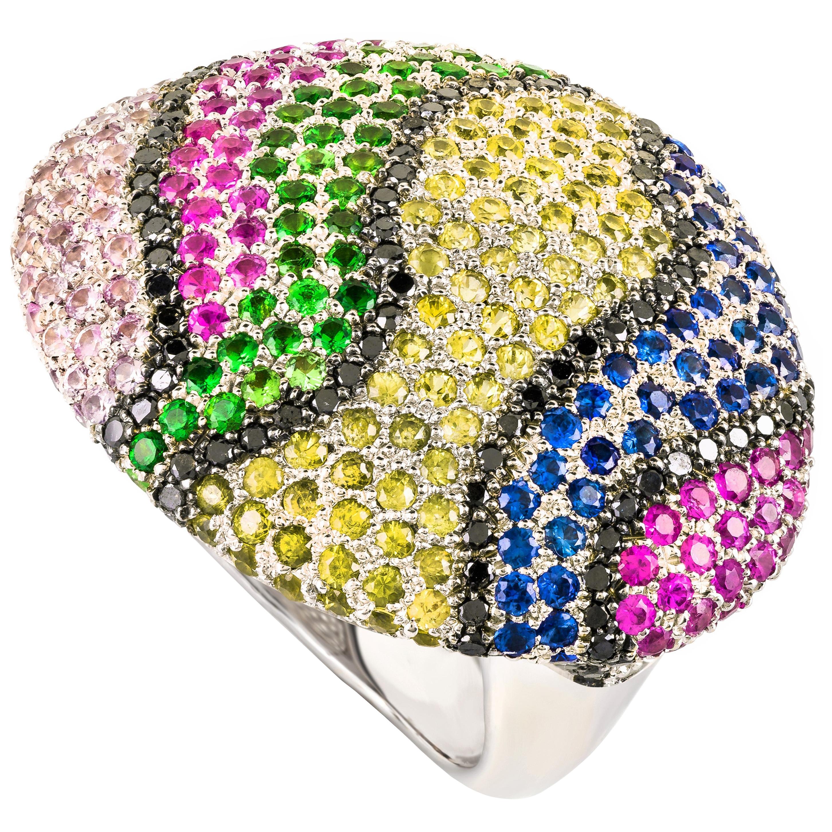 Bague cocktail contemporaine en or blanc sertie de pierres précieuses multicolores