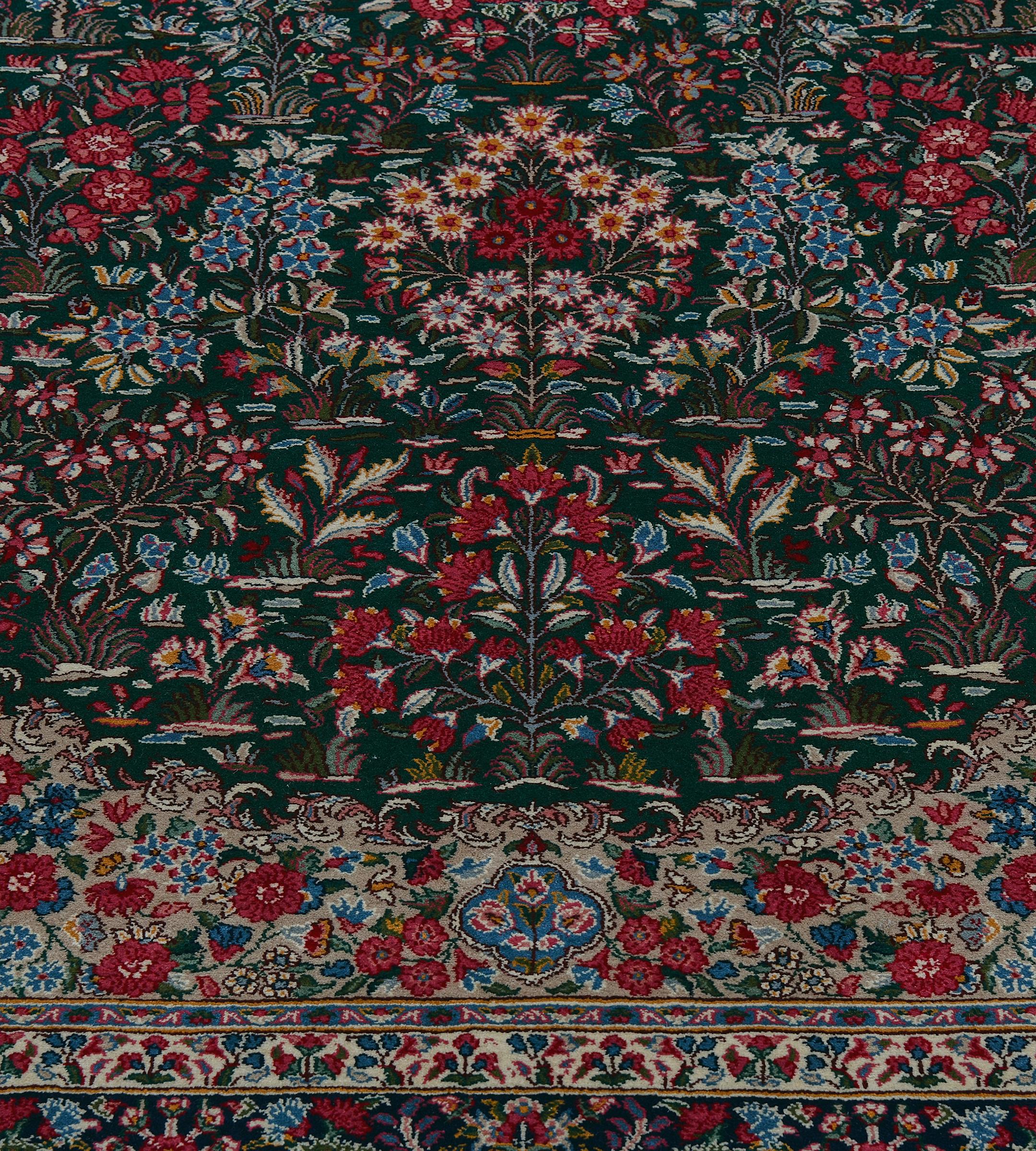 Tappeto contemporaneo floreale multicolore in lana intrecciata a mano in stile Kerman in vendita 2