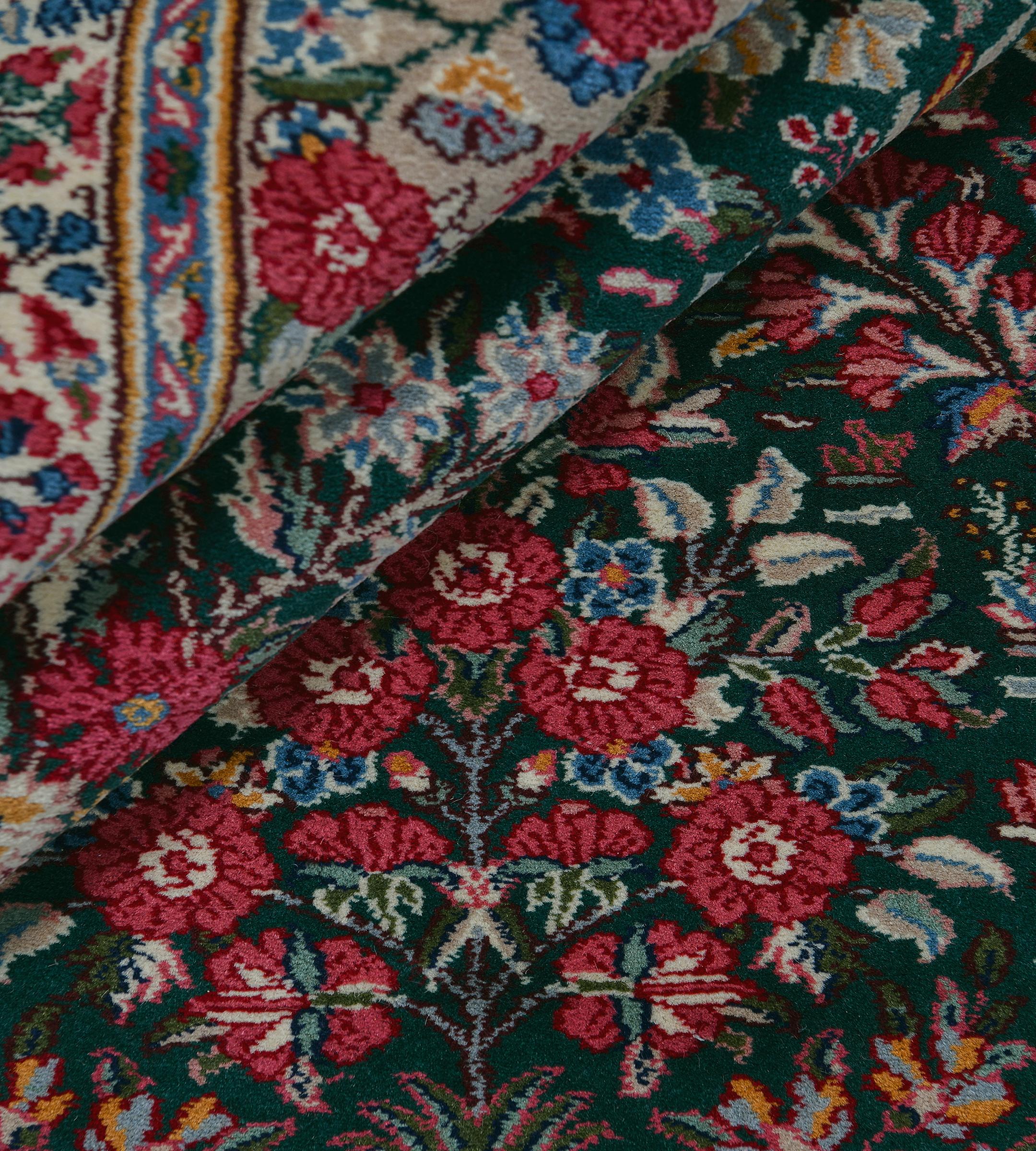Tappeto contemporaneo floreale multicolore in lana intrecciata a mano in stile Kerman in vendita 3