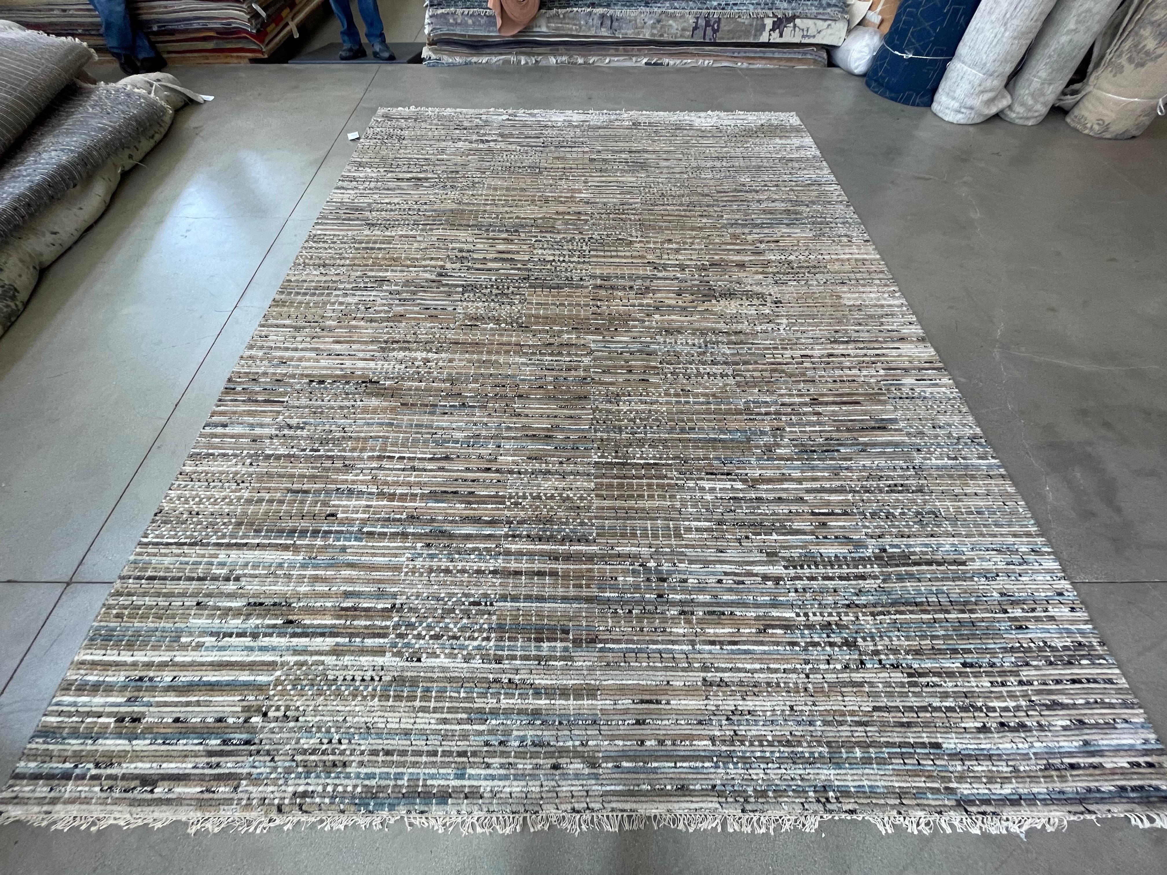 Tappeto contemporaneo con design patchwork multicolore in vendita 4