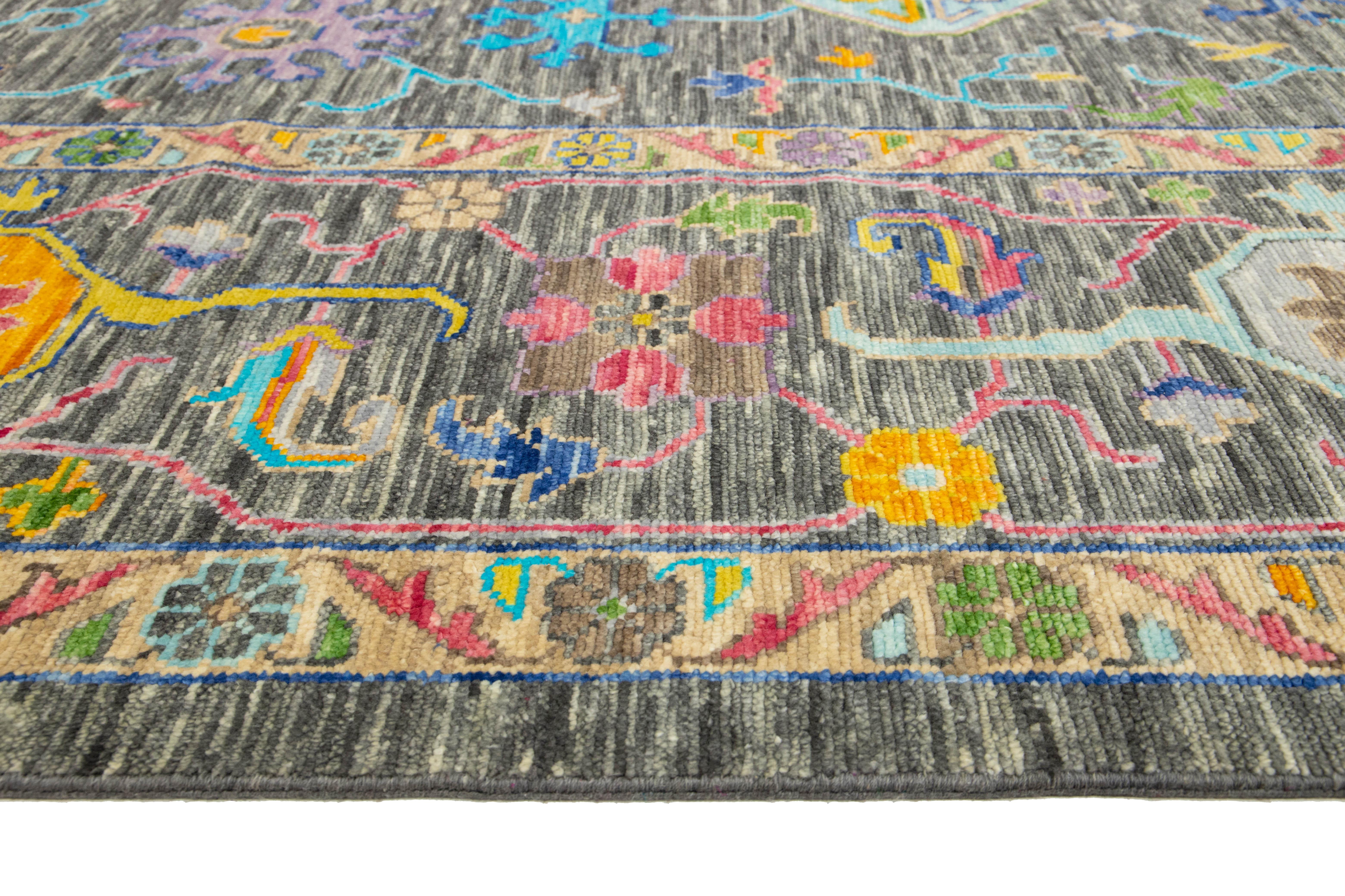 Contemporary Multicolored Floral Oushak Style Wool Rug Handmade In Gray Neuf - En vente à Norwalk, CT