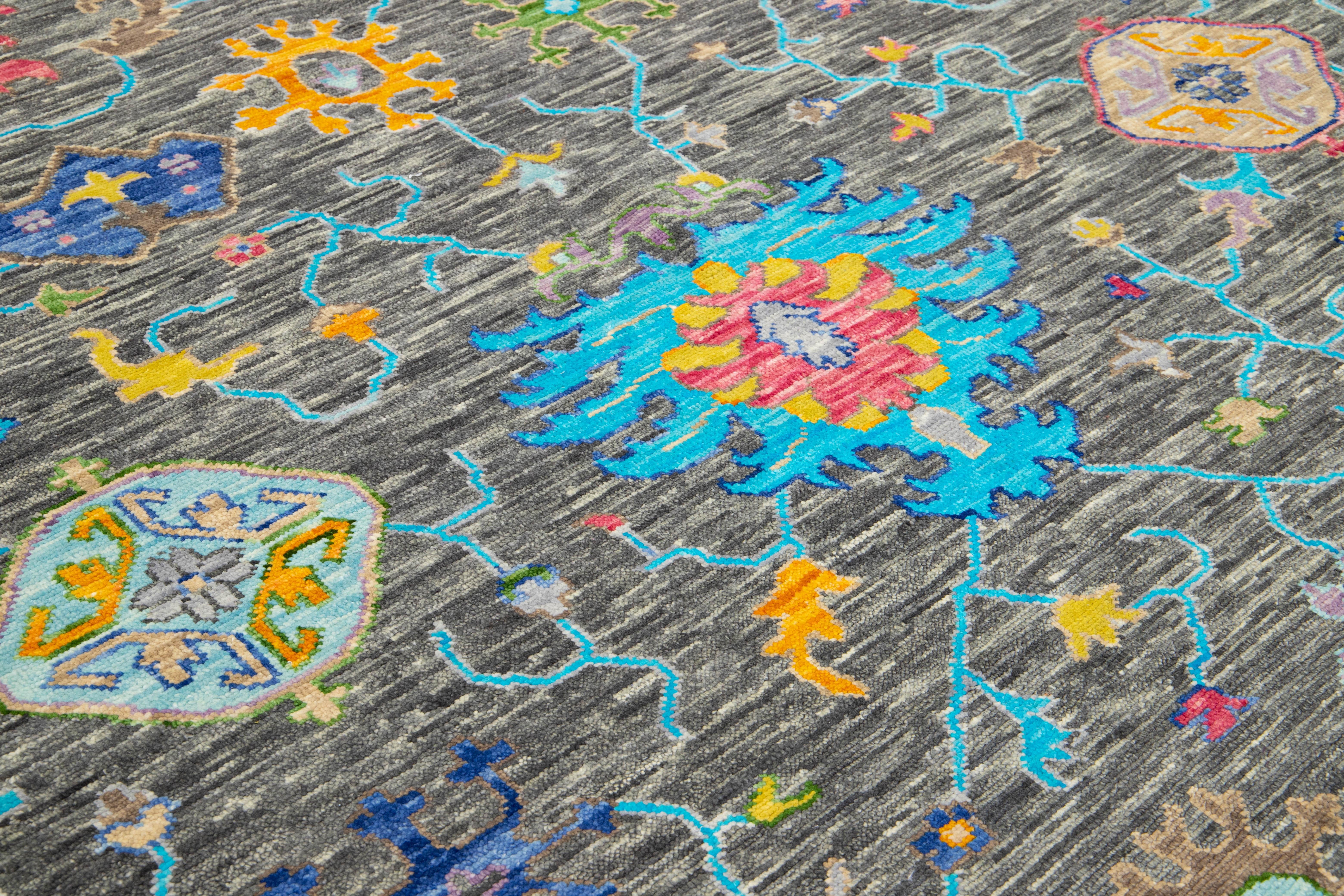 Contemporary Multicolored Floral Oushak Style Wool Rug Handmade In Gray en vente 2