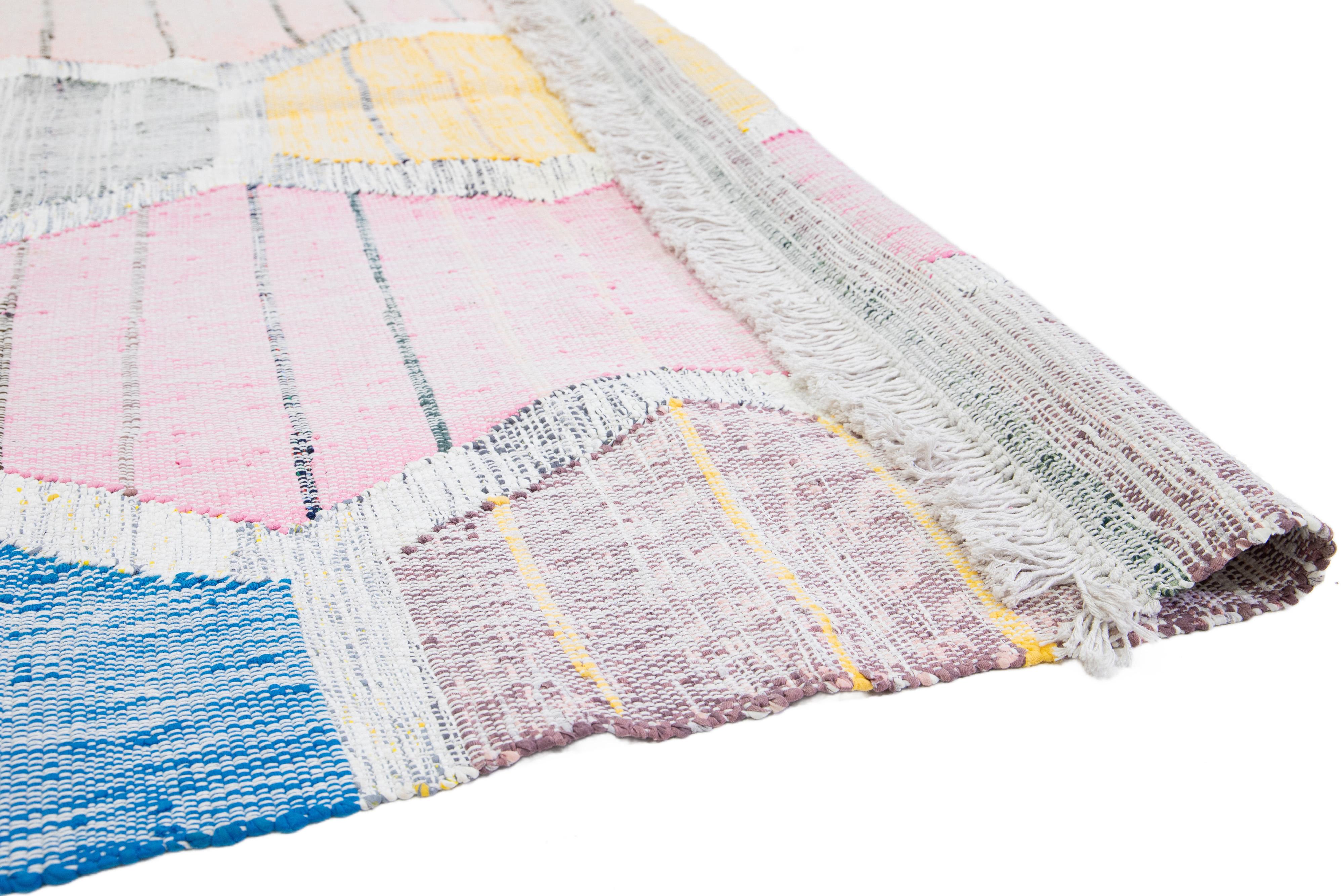 Contemporary Multicolored Kilim Wool rug With Geometric Design (Kelim) im Angebot