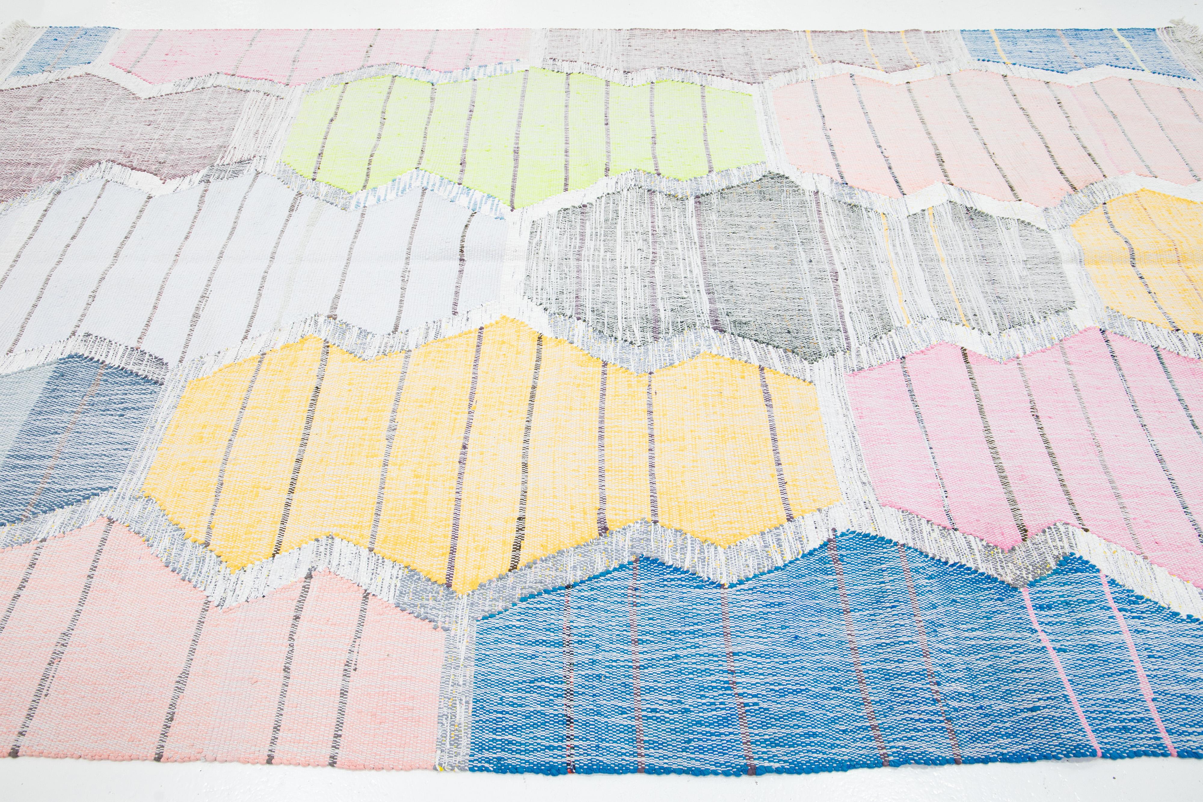 Contemporary Multicolored Kilim Wool rug With Geometric Design im Angebot 1