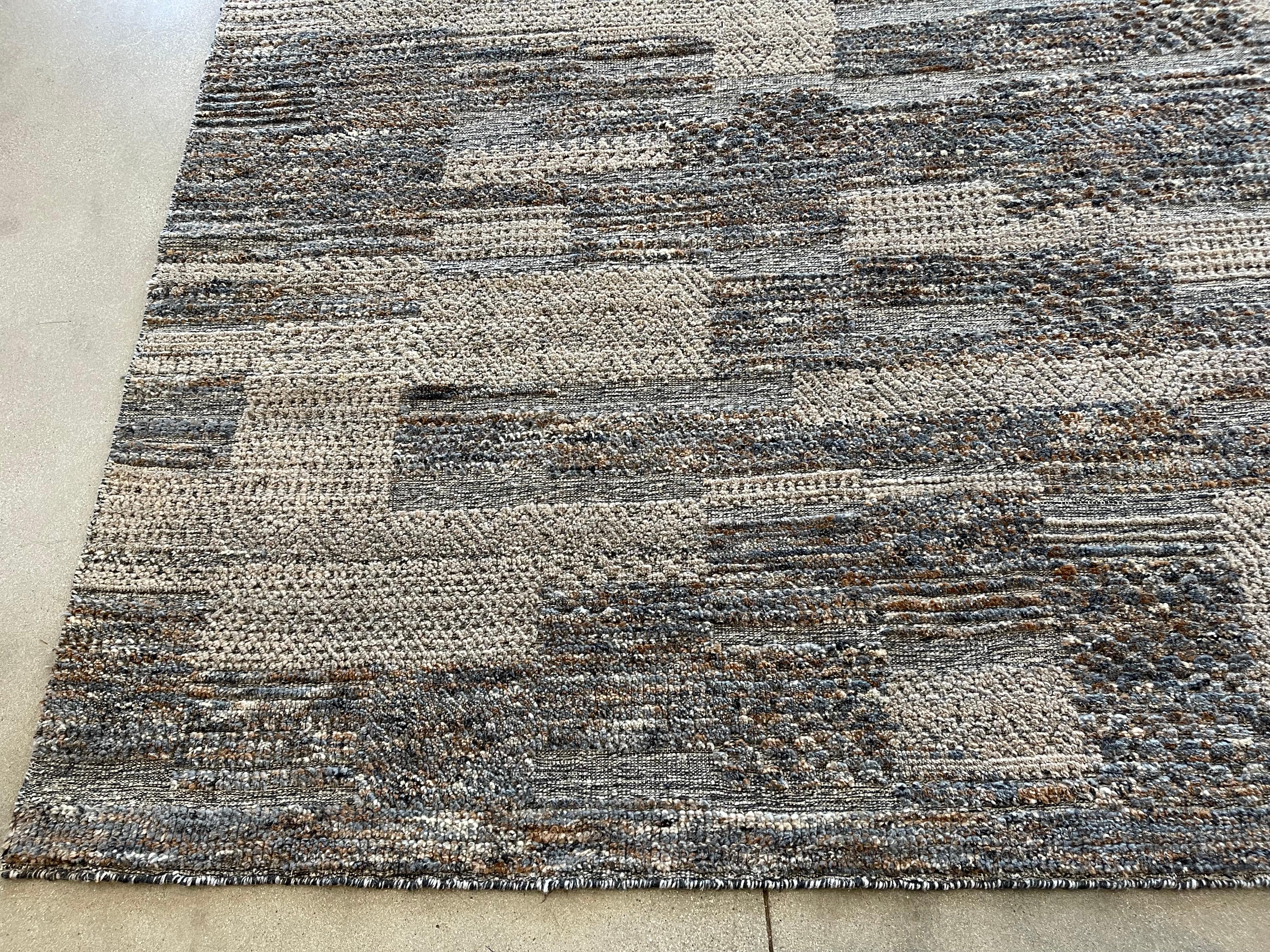Tappeto contemporaneo con design patchwork multicolore in vendita 1