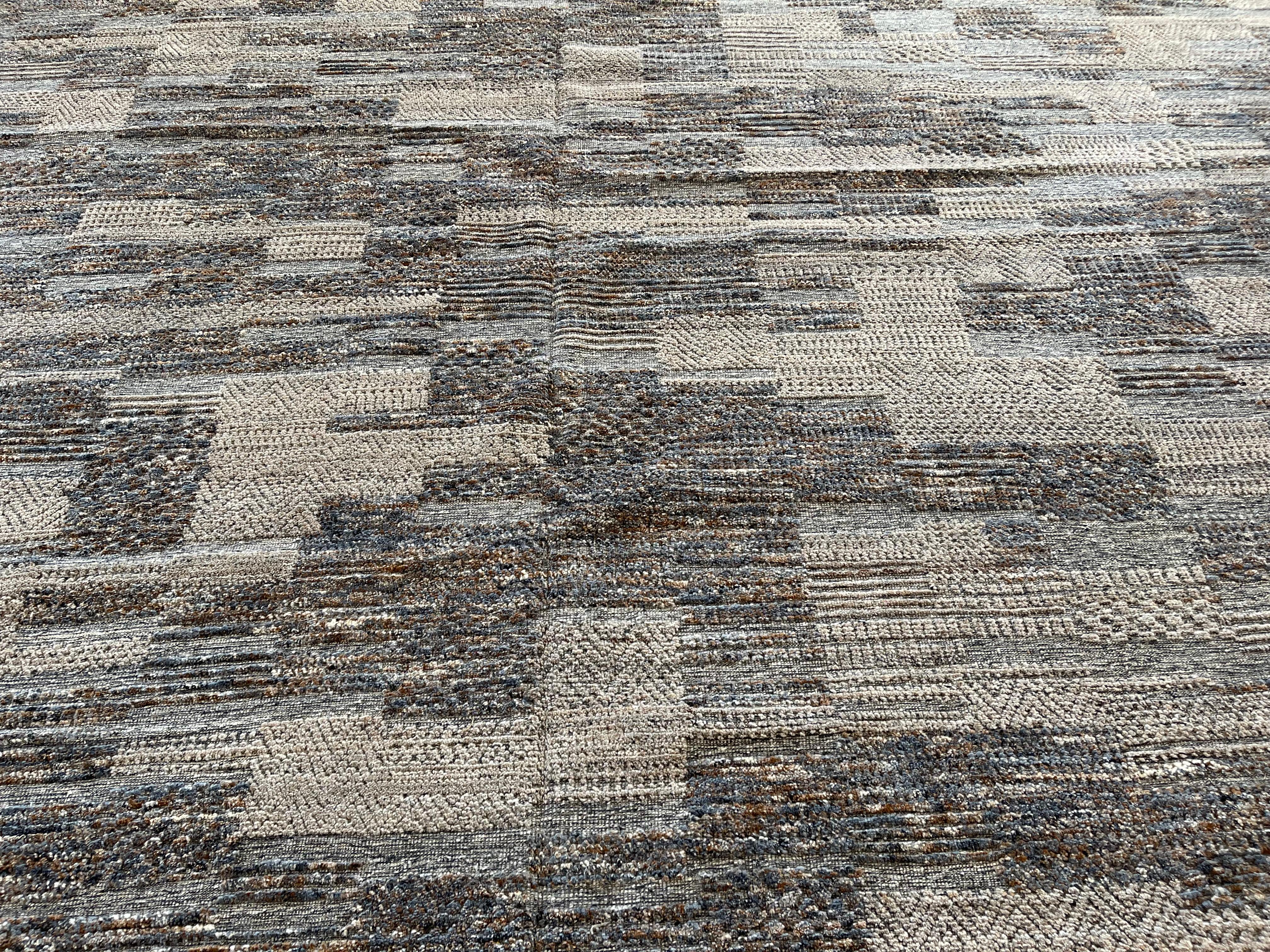 Tappeto contemporaneo con design patchwork multicolore in vendita 2