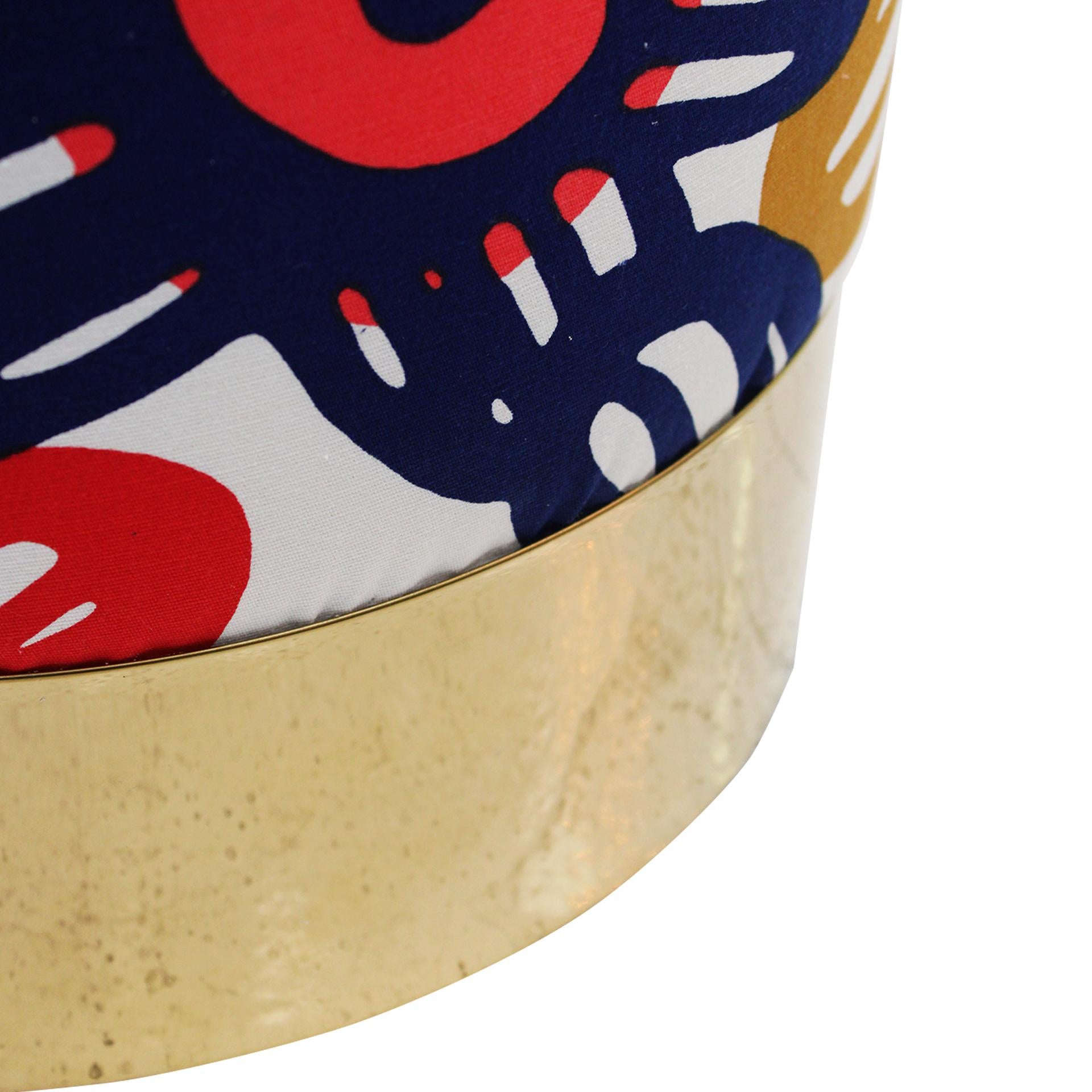 Zeitgenössisches Paar runder Poufs aus italienischem Stoff mit Blumenmustern in mehreren Farben im Angebot 6