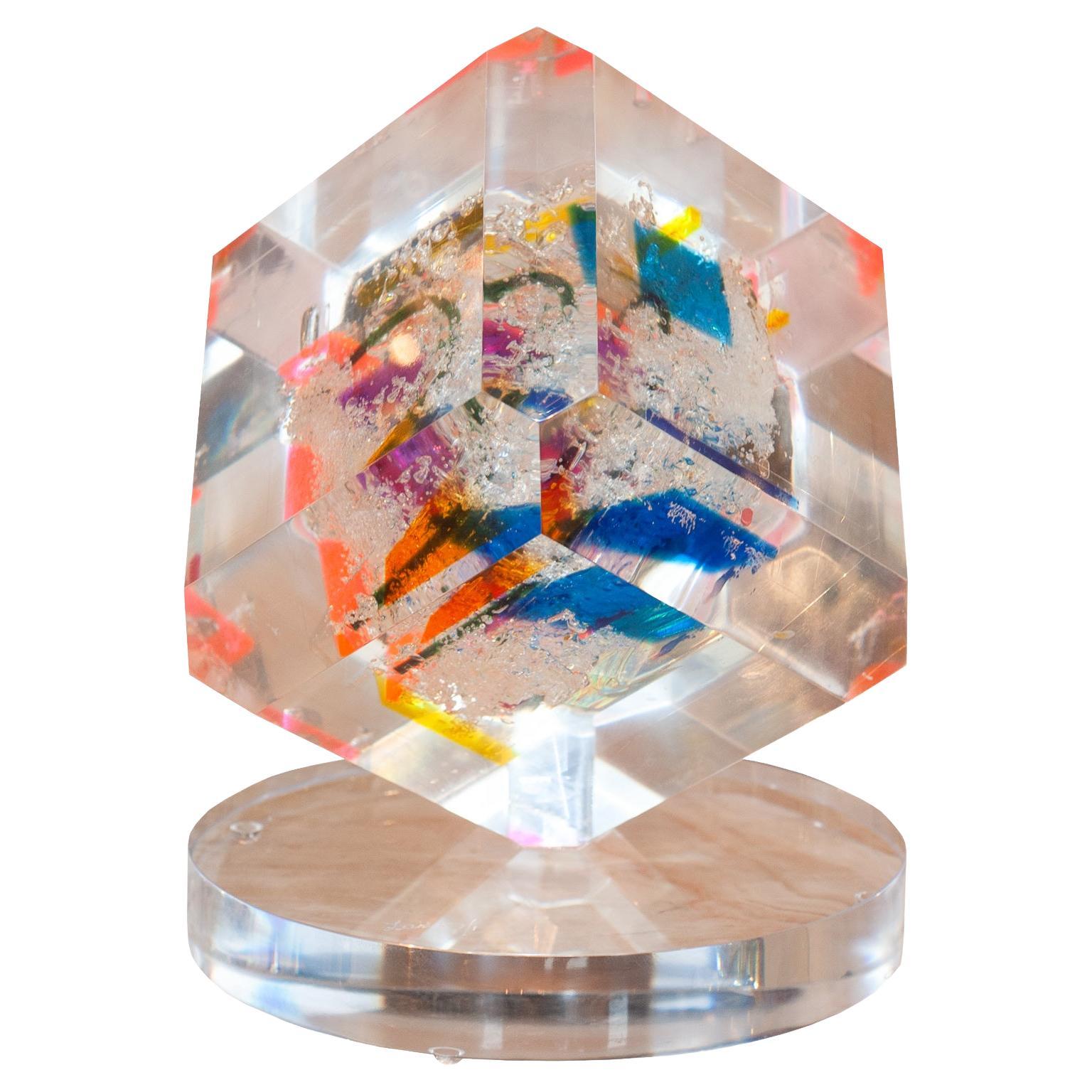Sculpture cubique contemporaine en acrylique multicolore en vente
