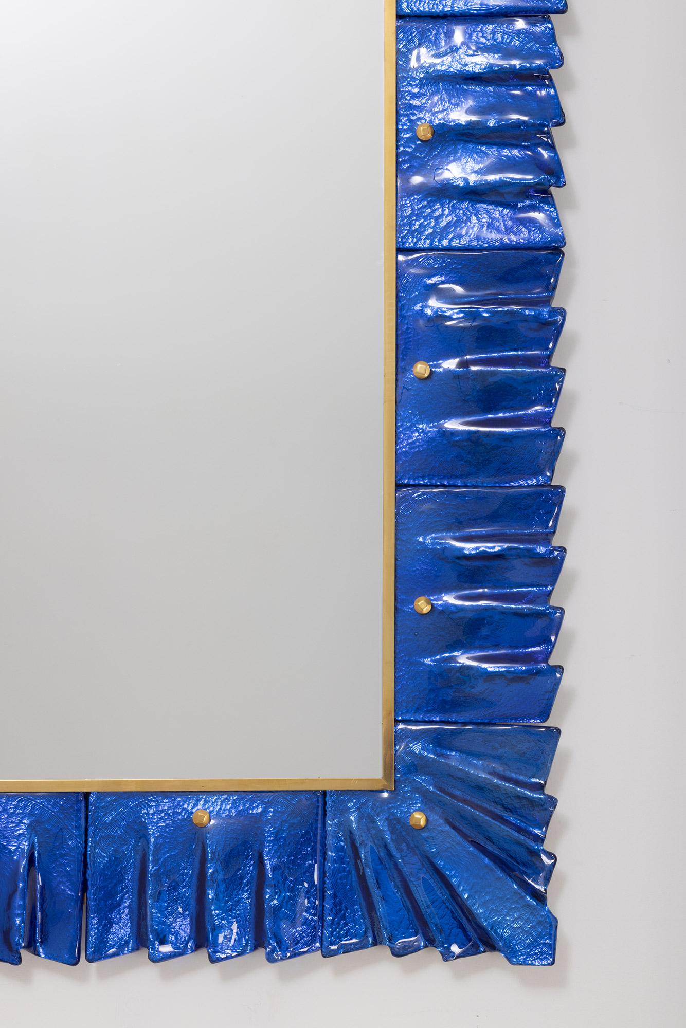 Miroir contemporain en verre bleu cobalt de Murano, en stock Neuf - En vente à Miami, FL