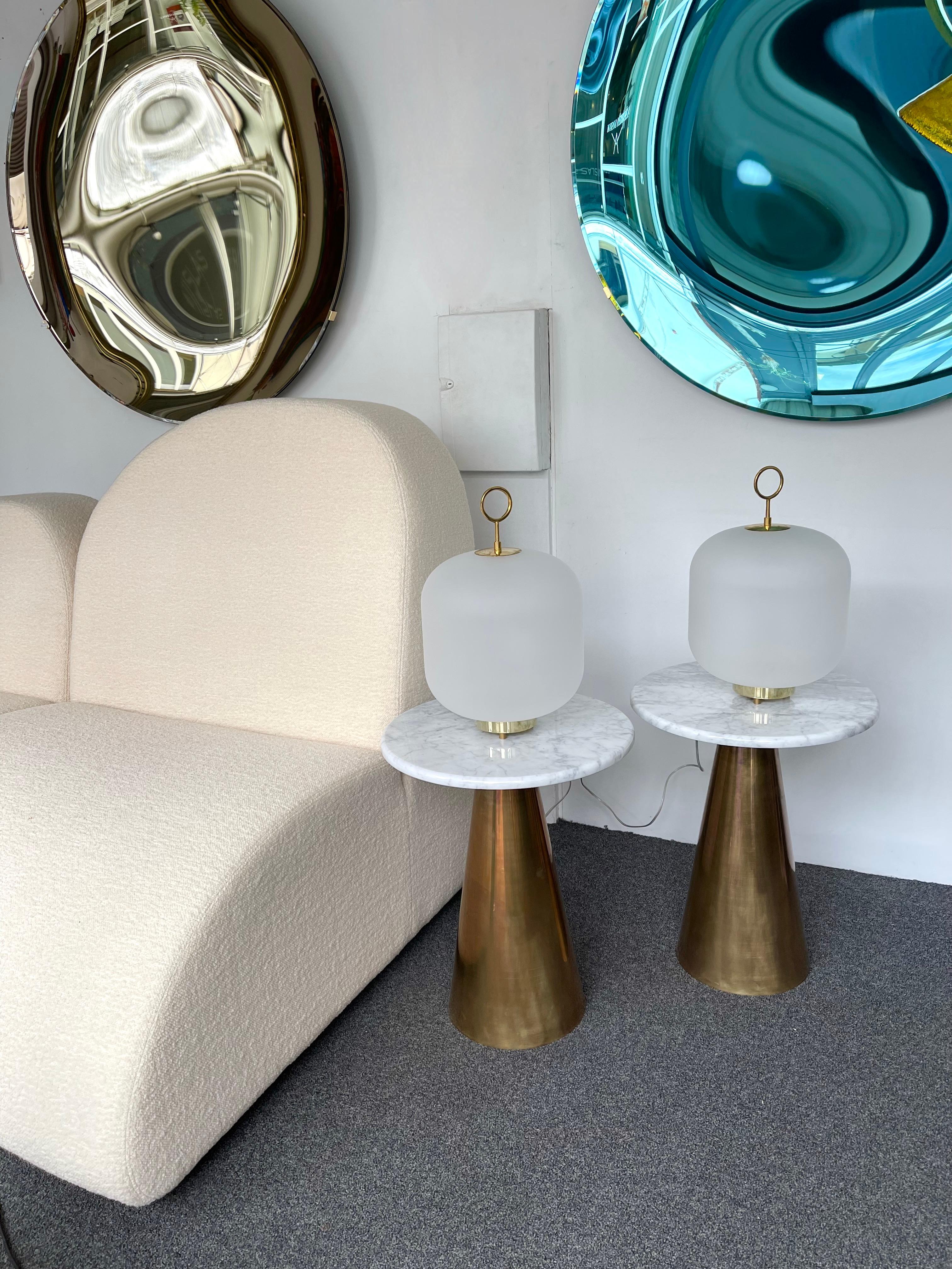 Lampe en verre de Murano contemporaine:: anneau en laiton:: Italie en vente 3