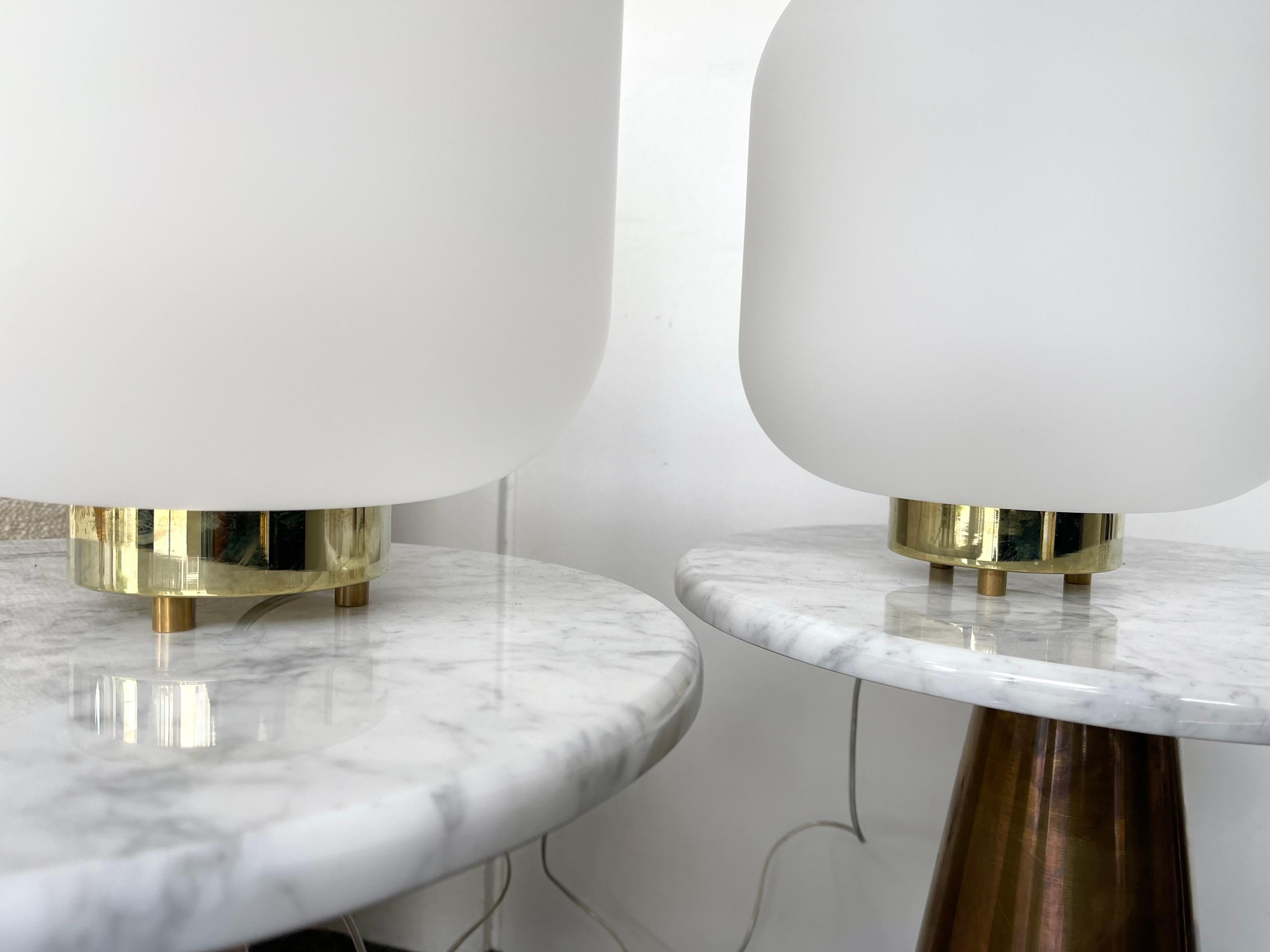 XXIe siècle et contemporain Lampe en verre de Murano contemporaine:: anneau en laiton:: Italie en vente