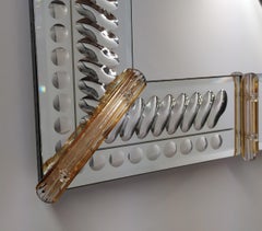 Espejo contemporáneo de cristal de Murano, en vidrio dorado de Fratelli Tosi Hecho a mano
