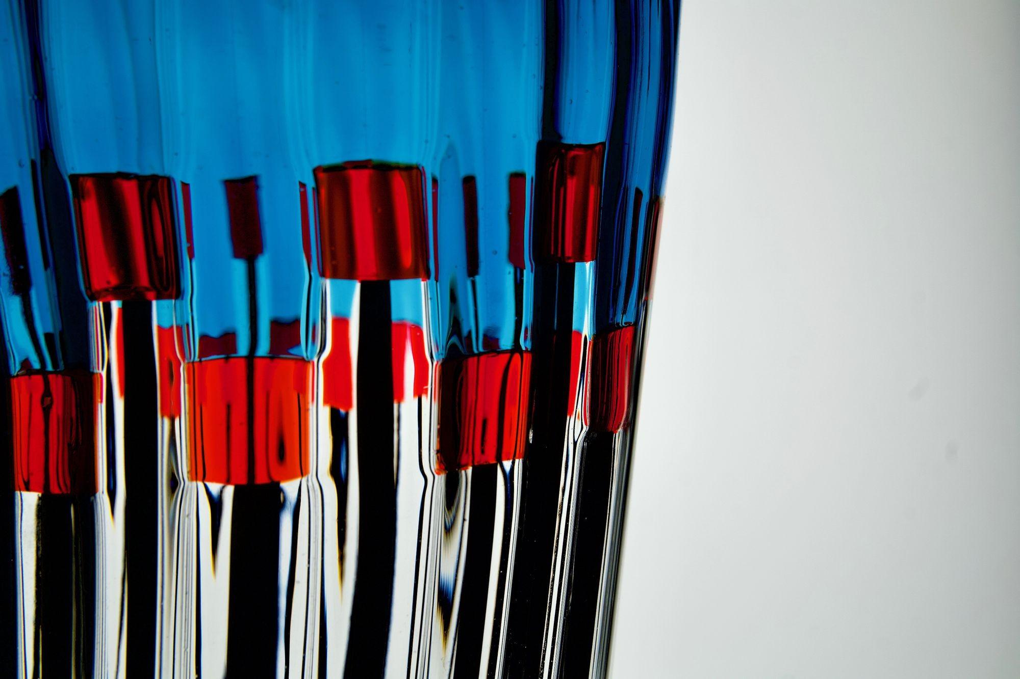Contemporary Murano glass vase, Model: Mille Papaveri Rossi For Sale 2