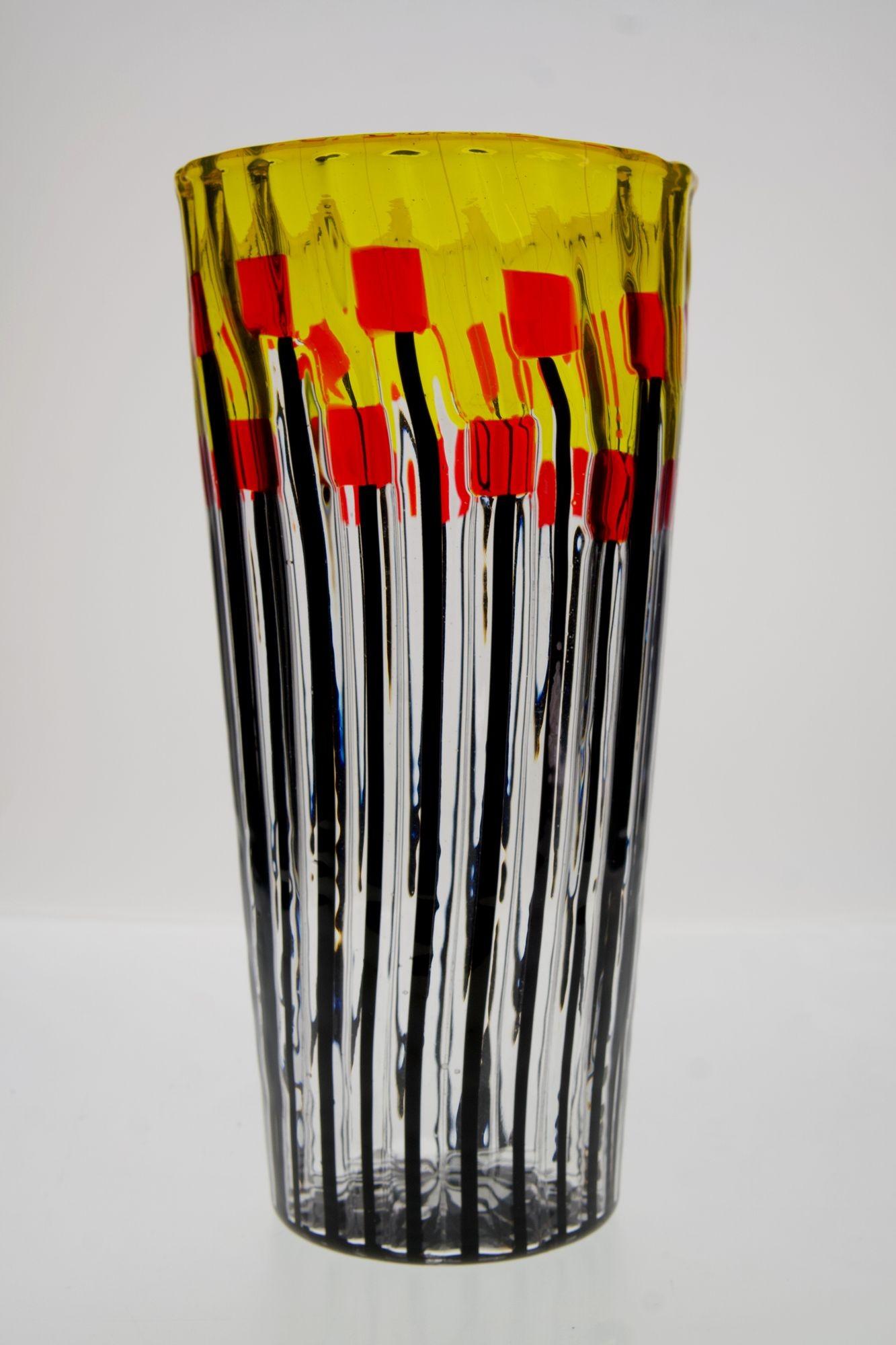 Vase contemporain en verre de Murano, modèle : Champ de coquelicots au lever du soleil. Signé en vente 6