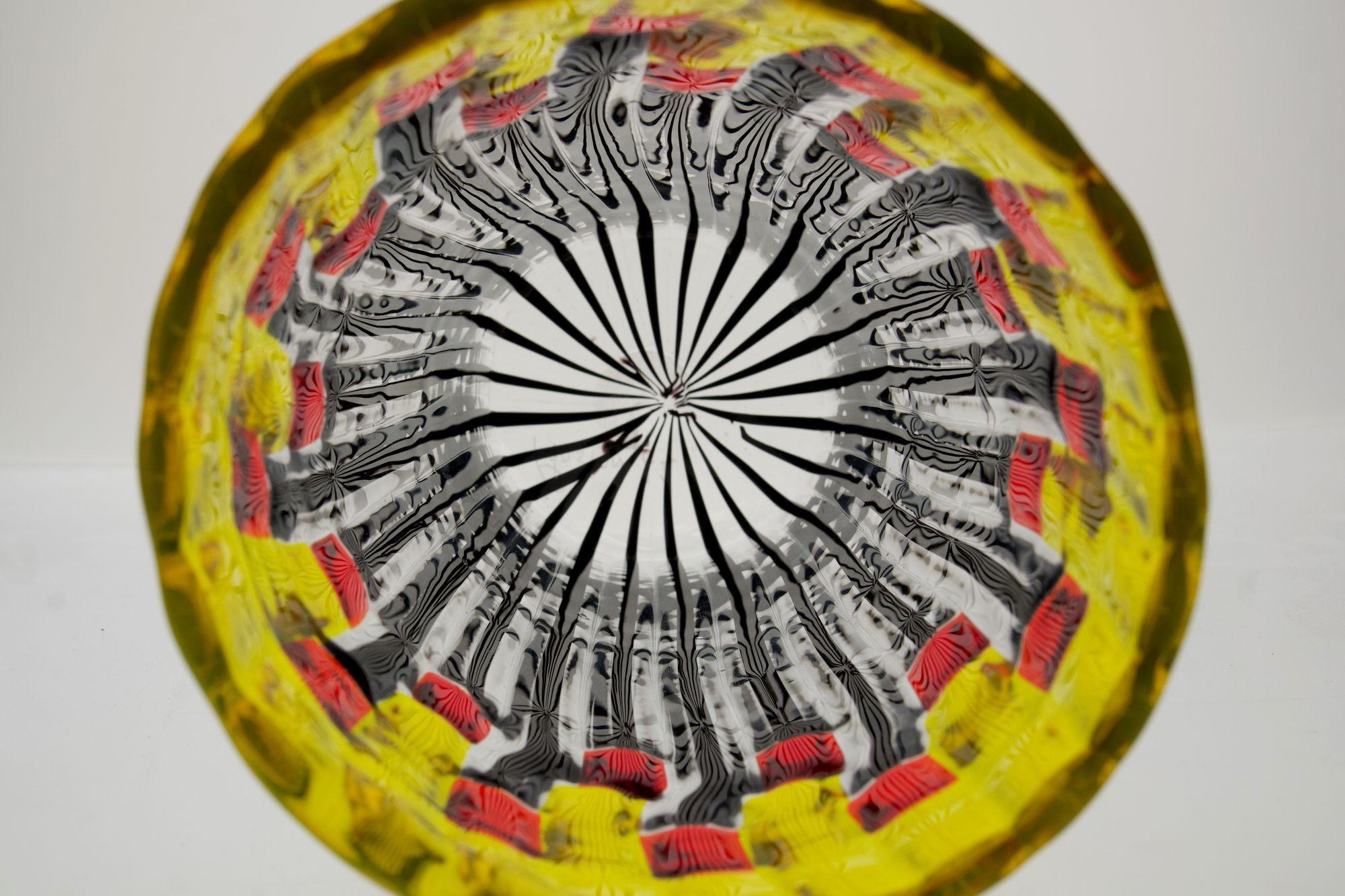 Vase contemporain en verre de Murano, modèle : Champ de coquelicots au lever du soleil. Signé en vente 7