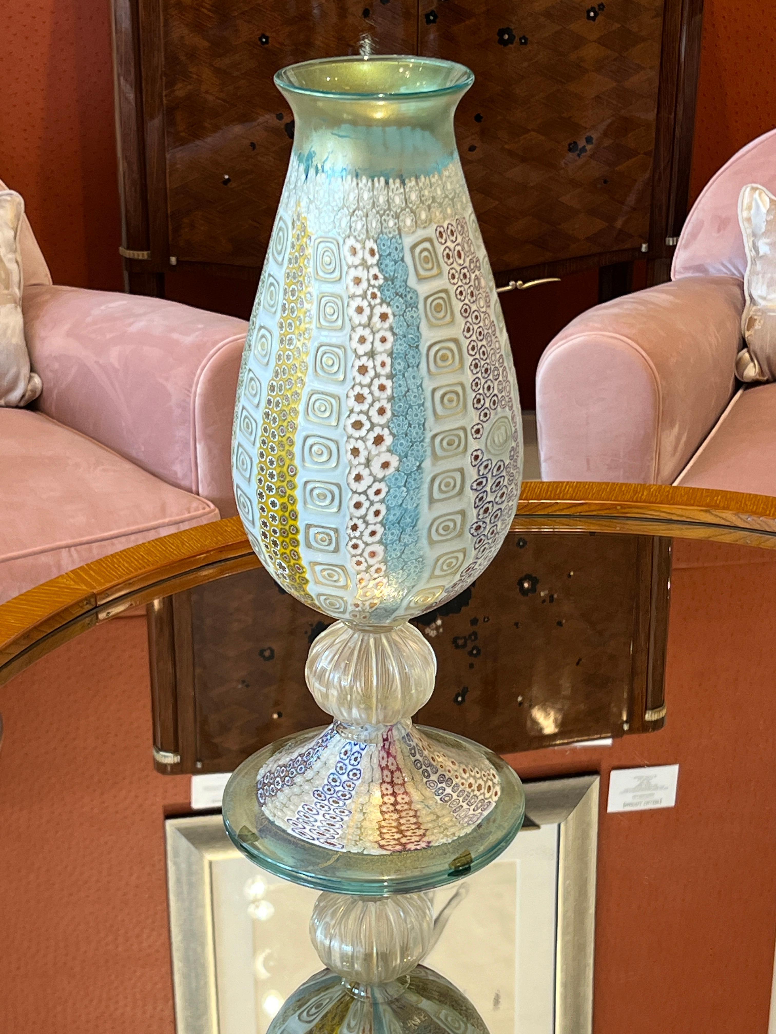 Vaso di vetro Murrina dai colori neutri chiamato 